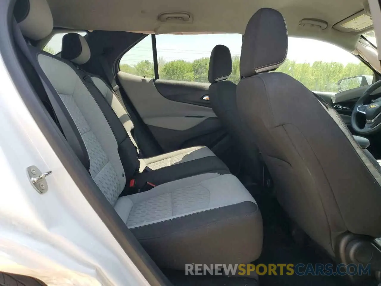 11 fotografías del automóvil dañado 2GNAXKEV3N6109946 CHEVROLET EQUINOX 2022
