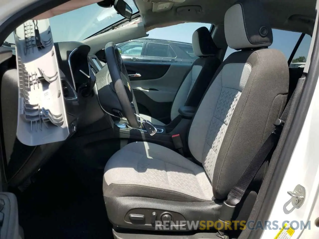 7 fotografías del automóvil dañado 2GNAXKEV3N6109946 CHEVROLET EQUINOX 2022