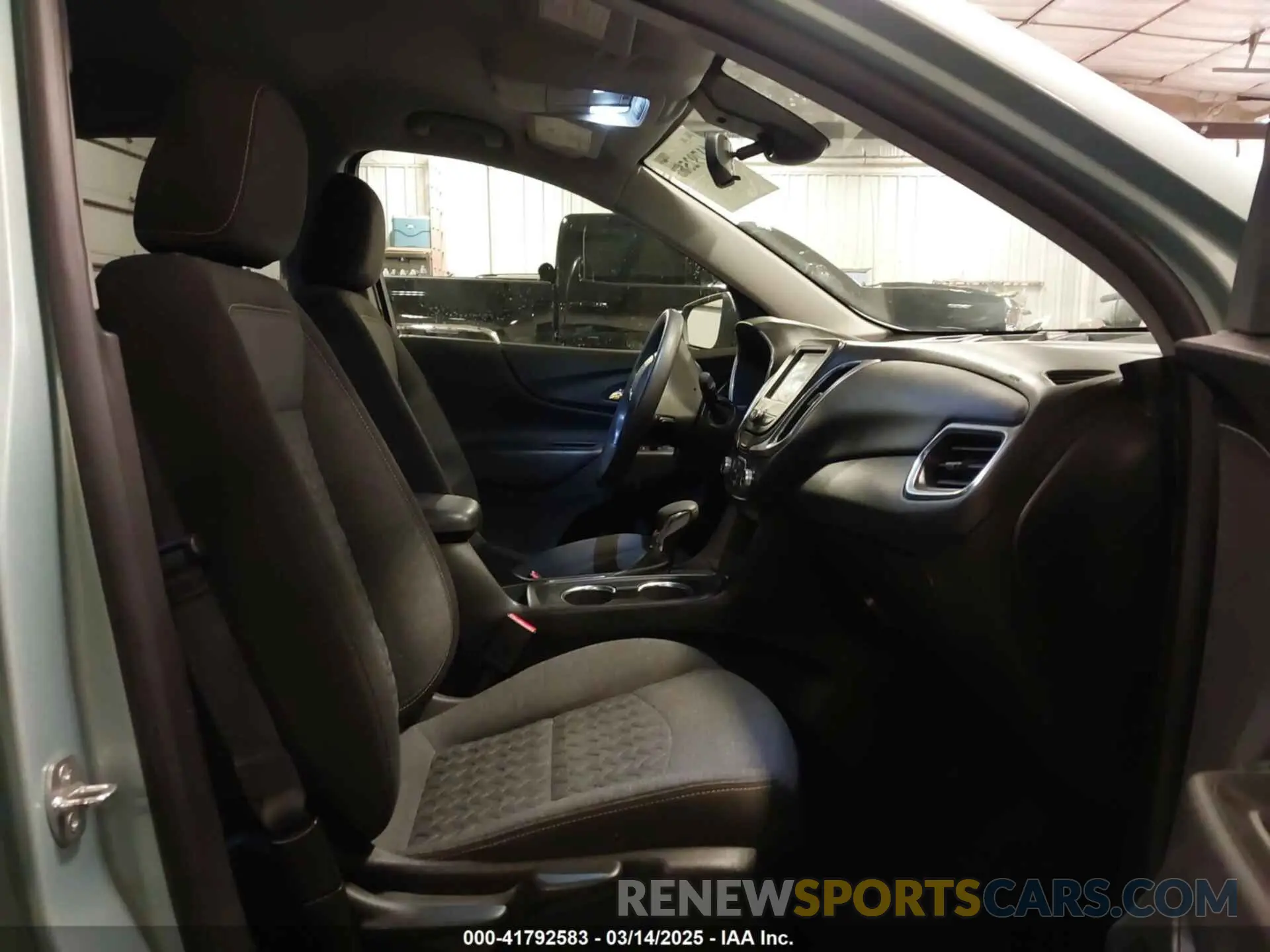 5 fotografías del automóvil dañado 2GNAXKEV6N6112484 CHEVROLET EQUINOX 2022