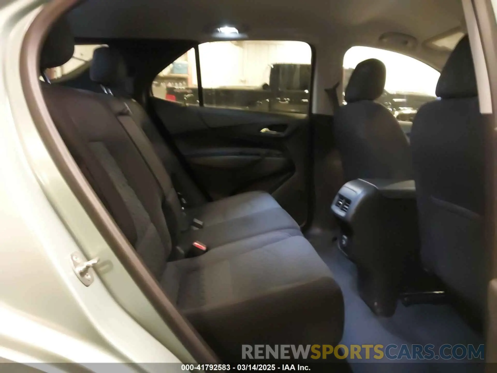 8 fotografías del automóvil dañado 2GNAXKEV6N6112484 CHEVROLET EQUINOX 2022
