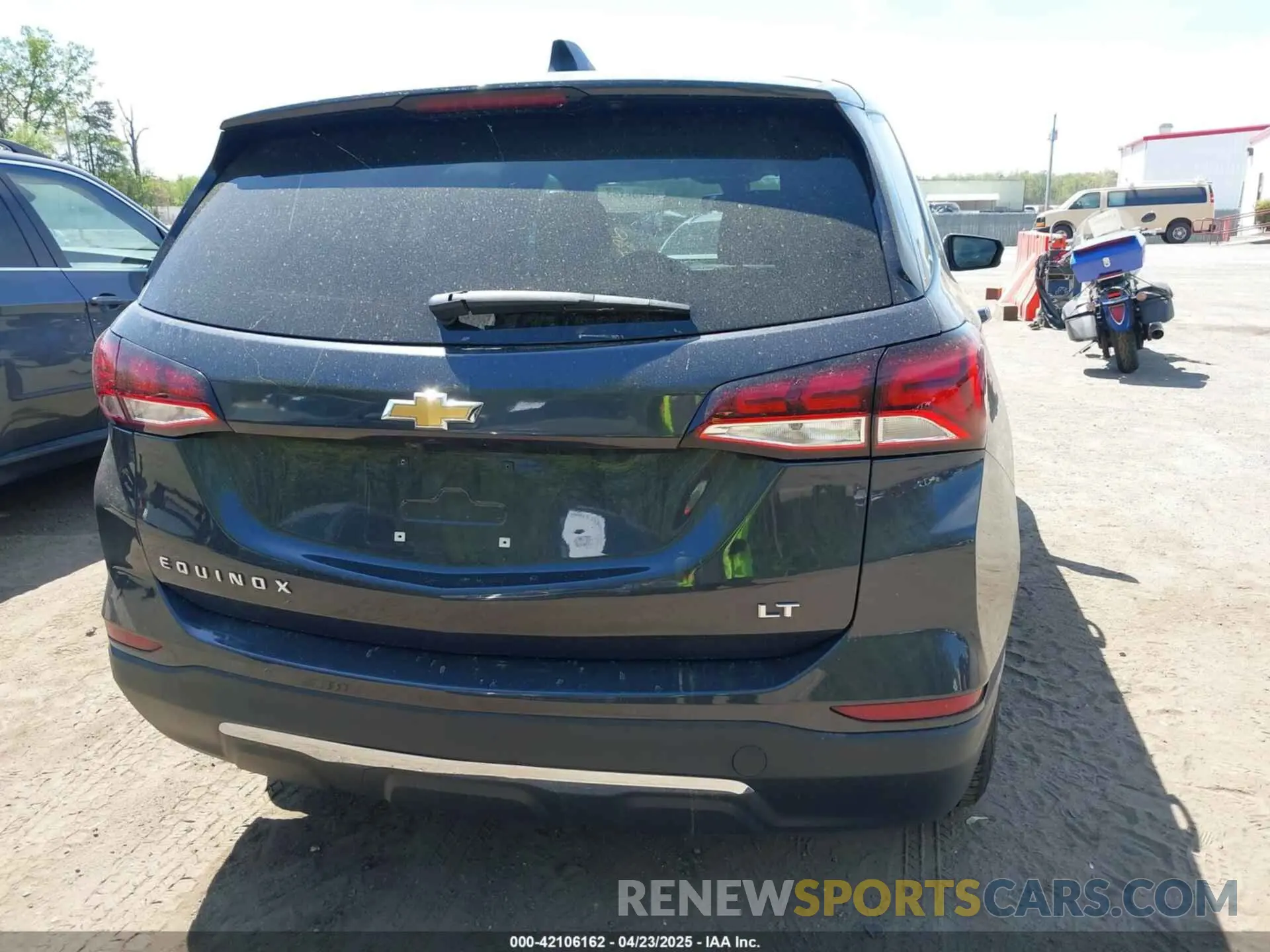 16 fotografías del automóvil dañado 2GNAXKEV7N6137877 CHEVROLET EQUINOX 2022