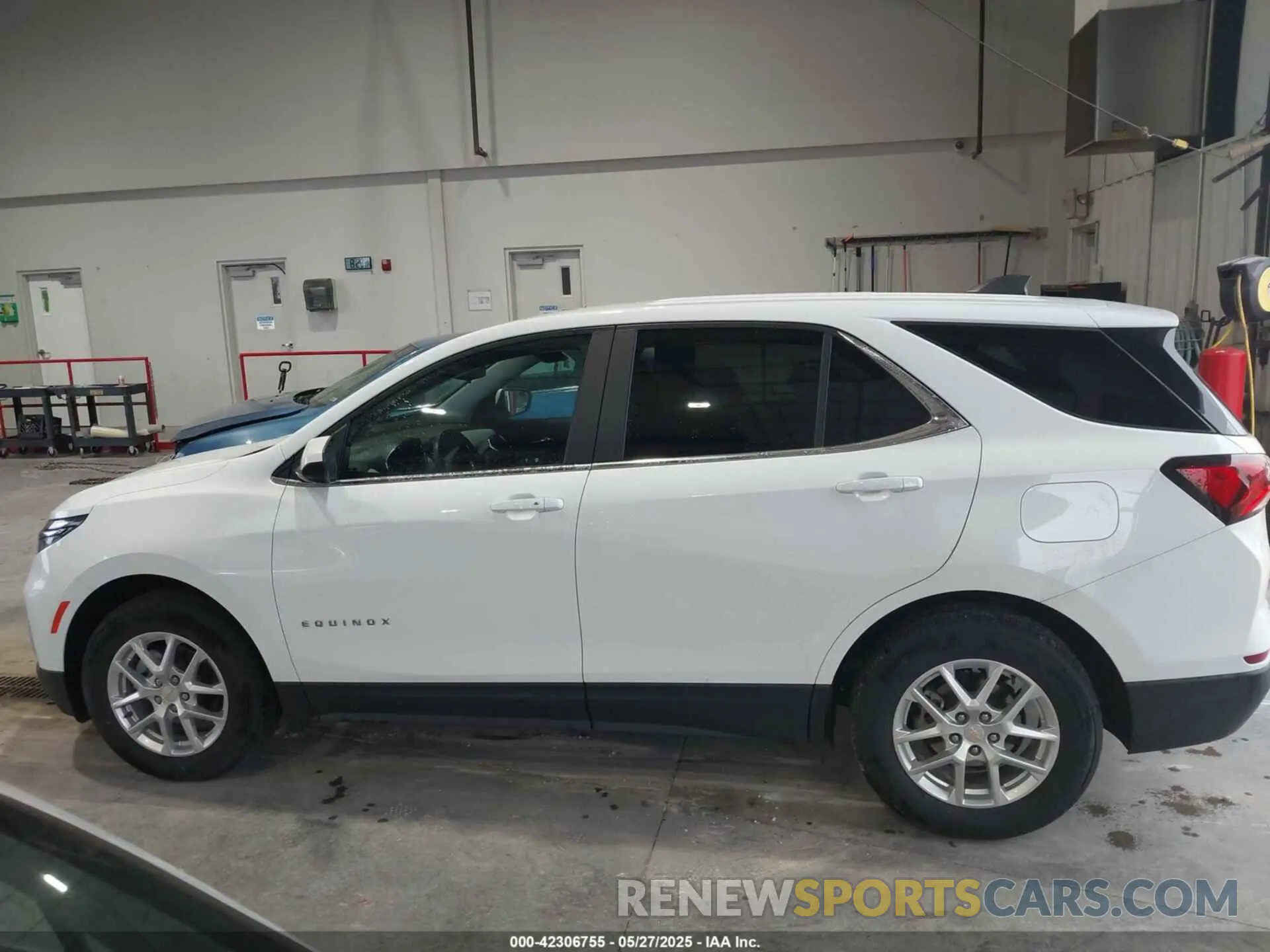 14 fotografías del automóvil dañado 2GNAXKEV8N6118013 CHEVROLET EQUINOX 2022