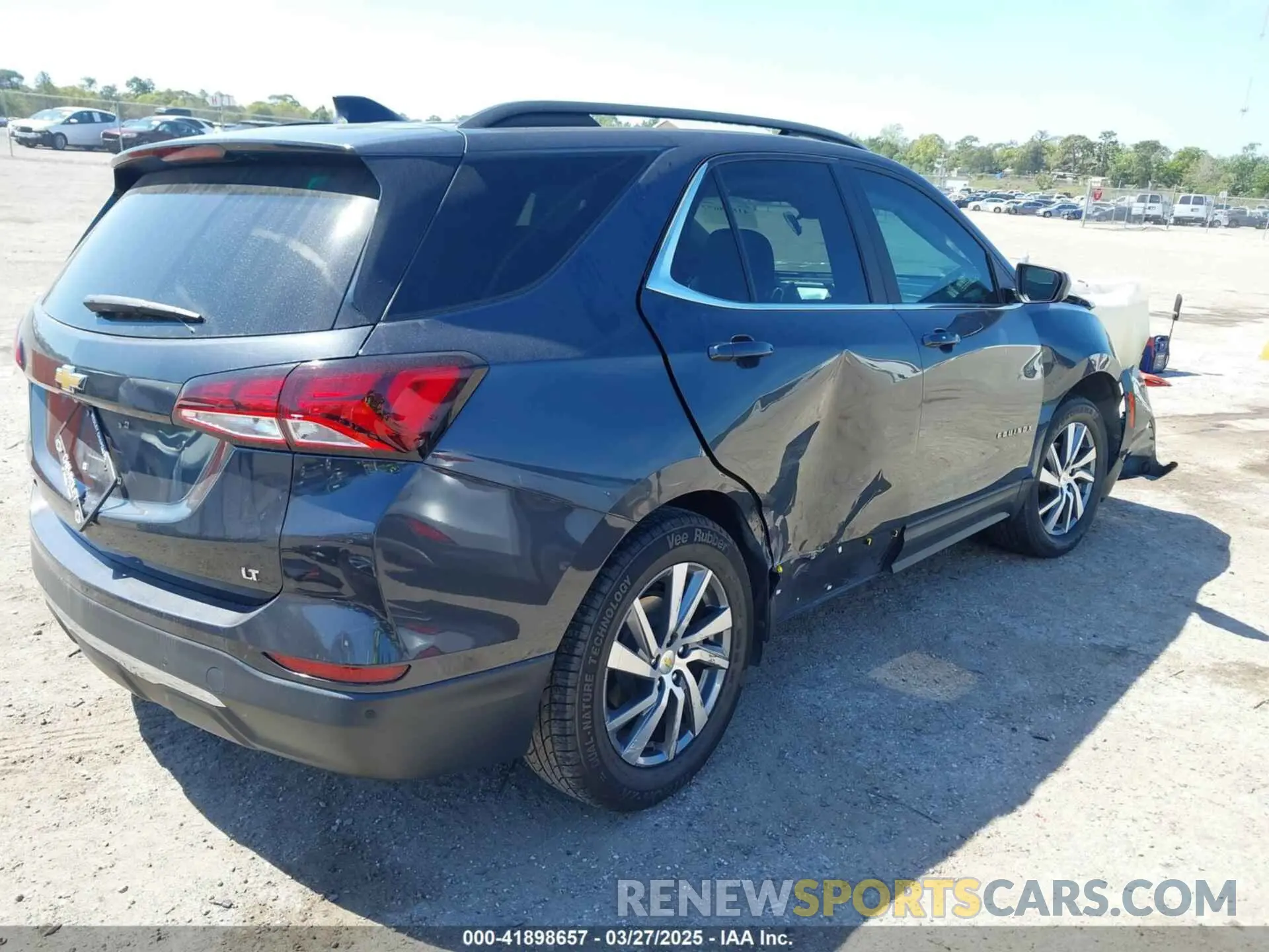 4 fotografías del automóvil dañado 2GNAXKEV9N6154678 CHEVROLET EQUINOX 2022