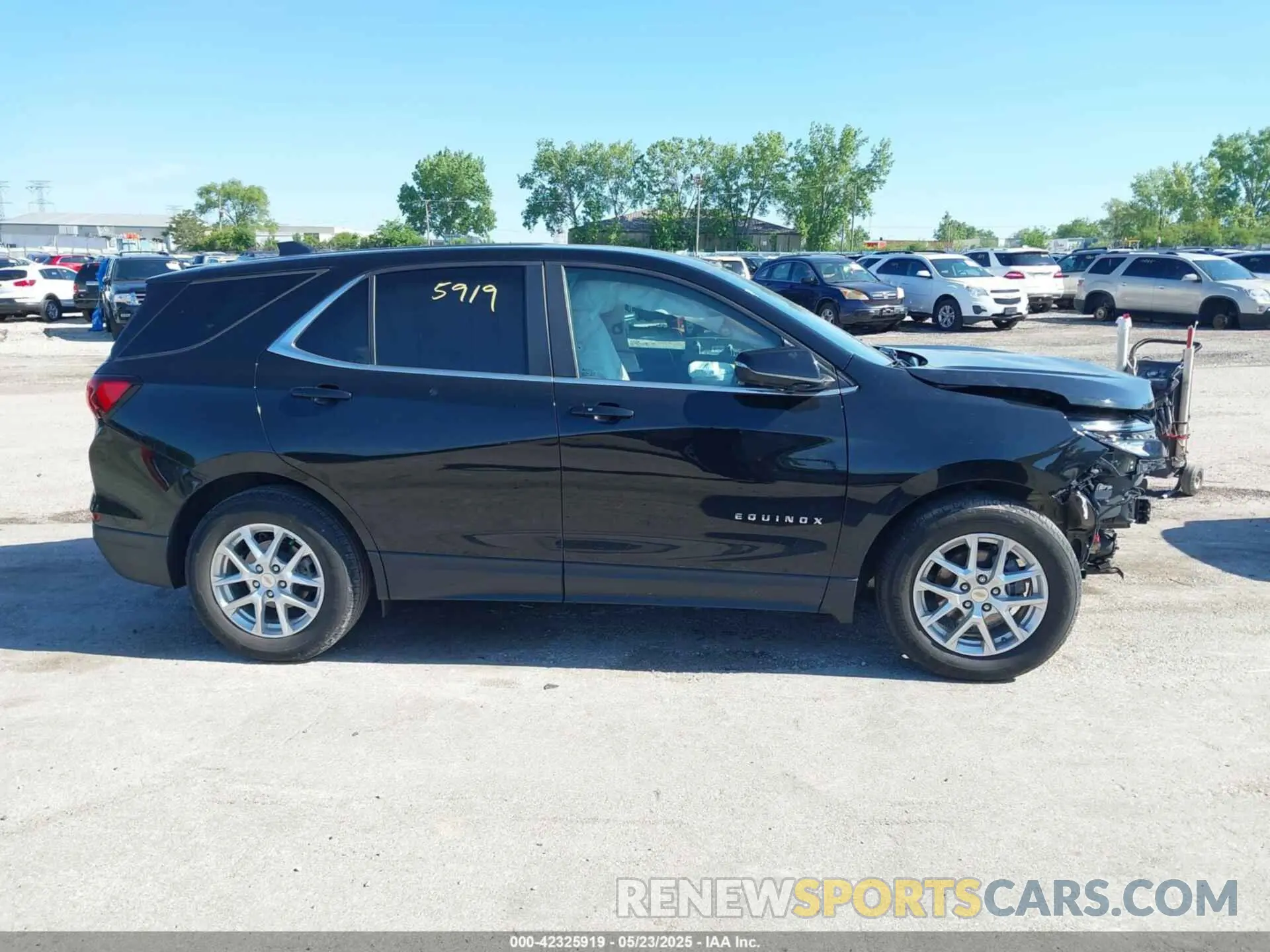 13 fotografías del automóvil dañado 2GNAXKEVXN6102976 CHEVROLET EQUINOX 2022
