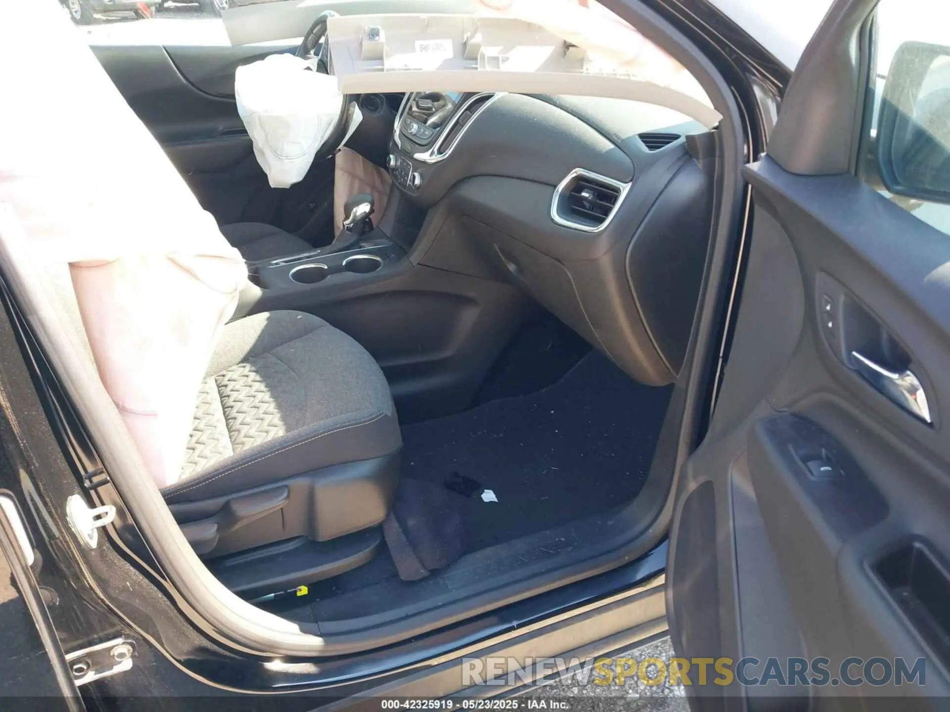 5 fotografías del automóvil dañado 2GNAXKEVXN6102976 CHEVROLET EQUINOX 2022