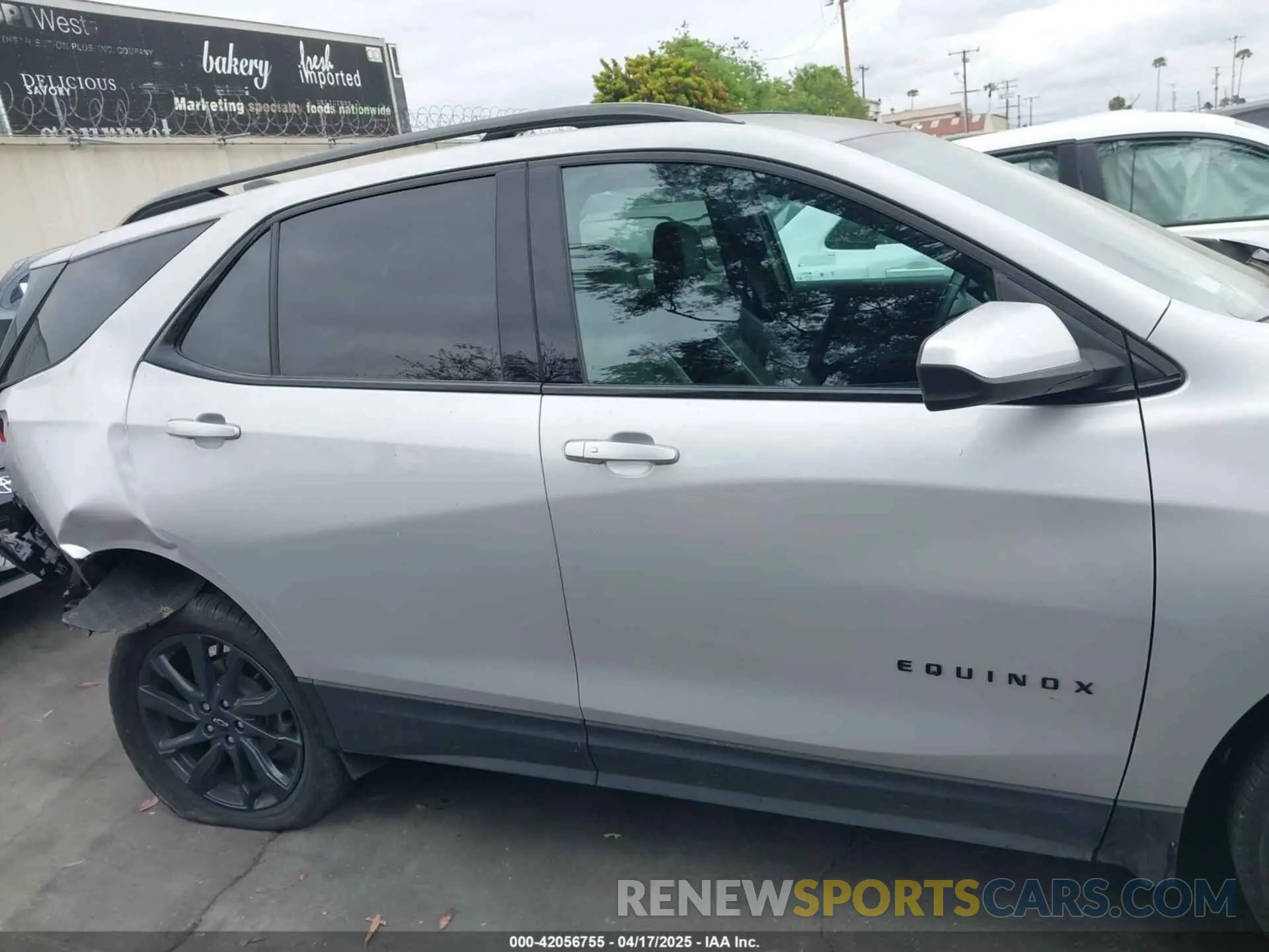 14 fotografías del automóvil dañado 2GNAXMEV5N6125352 CHEVROLET EQUINOX 2022