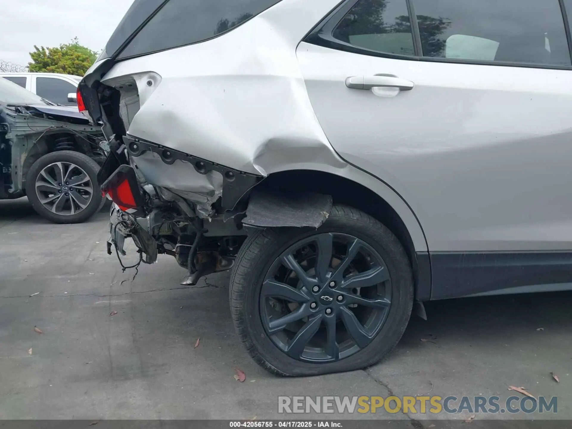 18 fotografías del automóvil dañado 2GNAXMEV5N6125352 CHEVROLET EQUINOX 2022