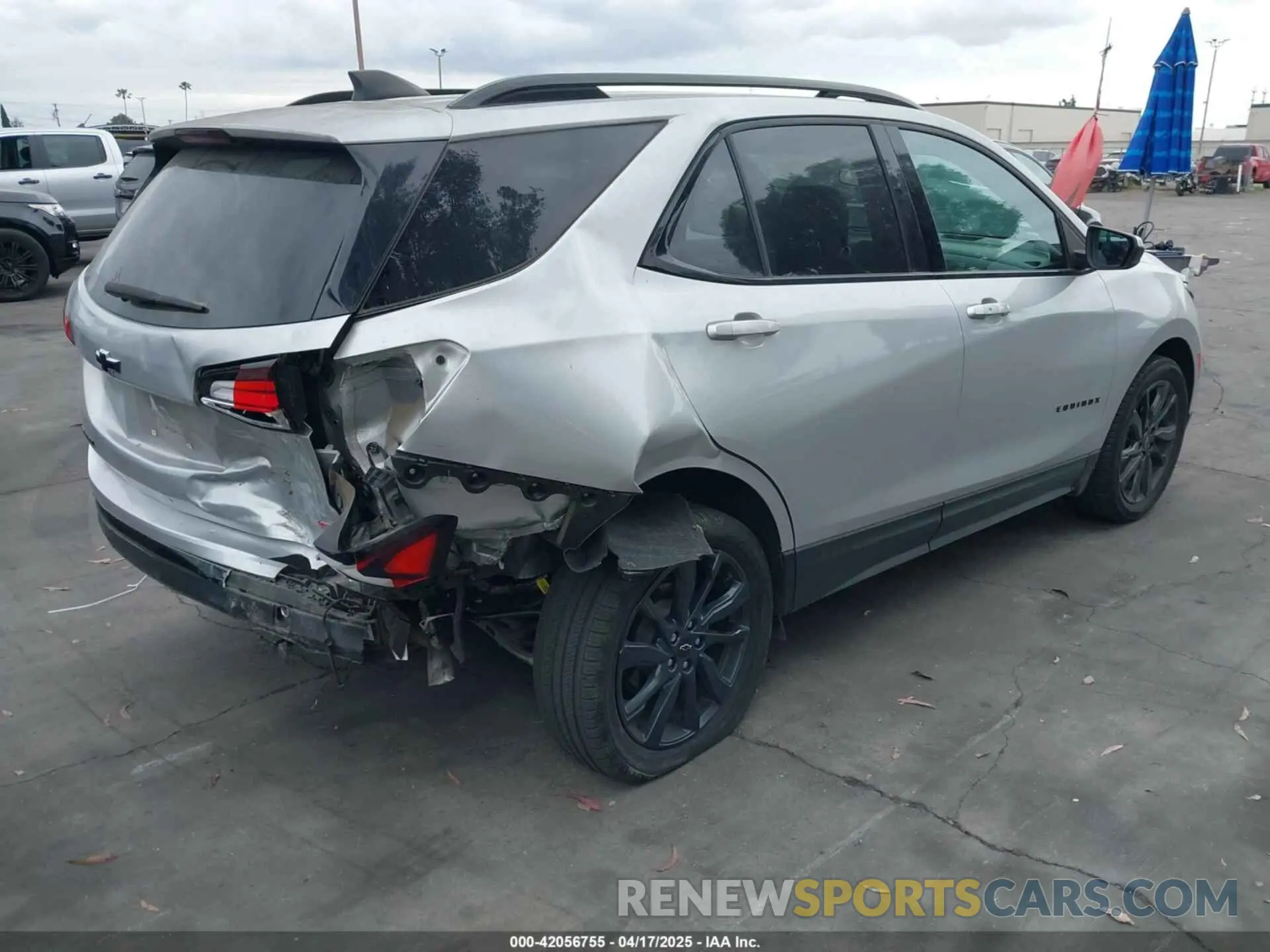 4 fotografías del automóvil dañado 2GNAXMEV5N6125352 CHEVROLET EQUINOX 2022