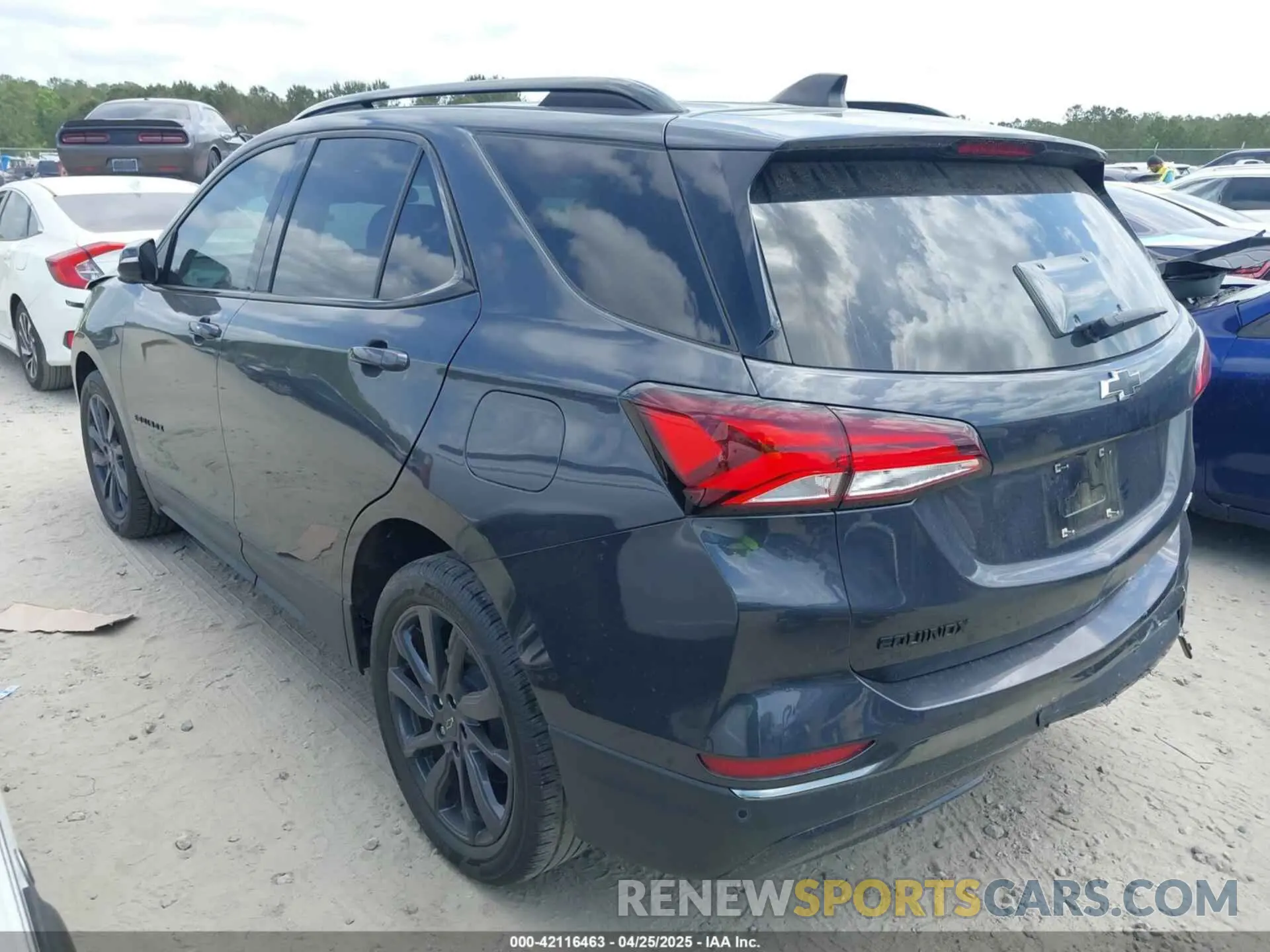 3 fotografías del automóvil dañado 2GNAXMEV5N6145973 CHEVROLET EQUINOX 2022