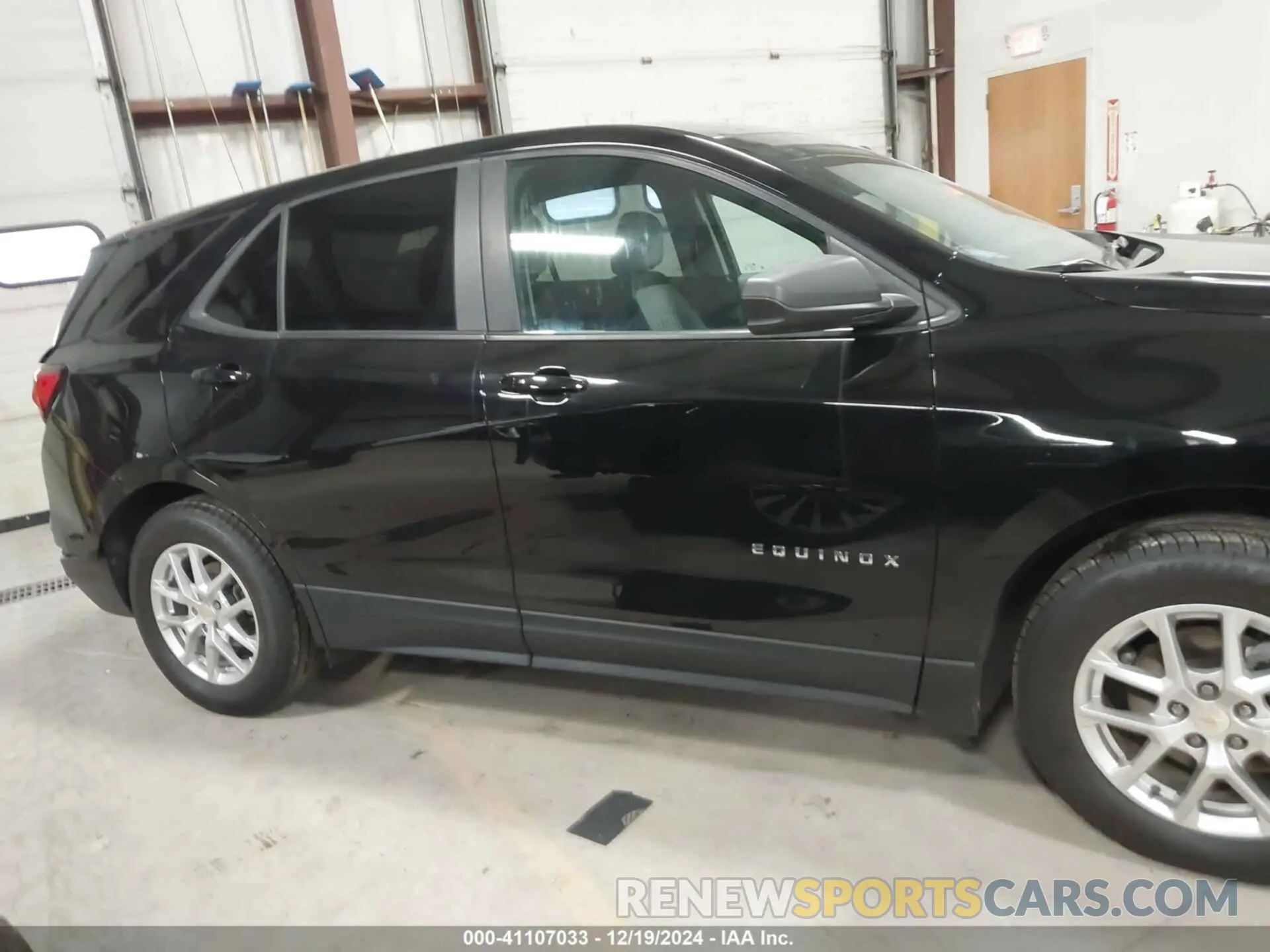 14 fotografías del automóvil dañado 2GNAXSEV5N6100858 CHEVROLET EQUINOX 2022