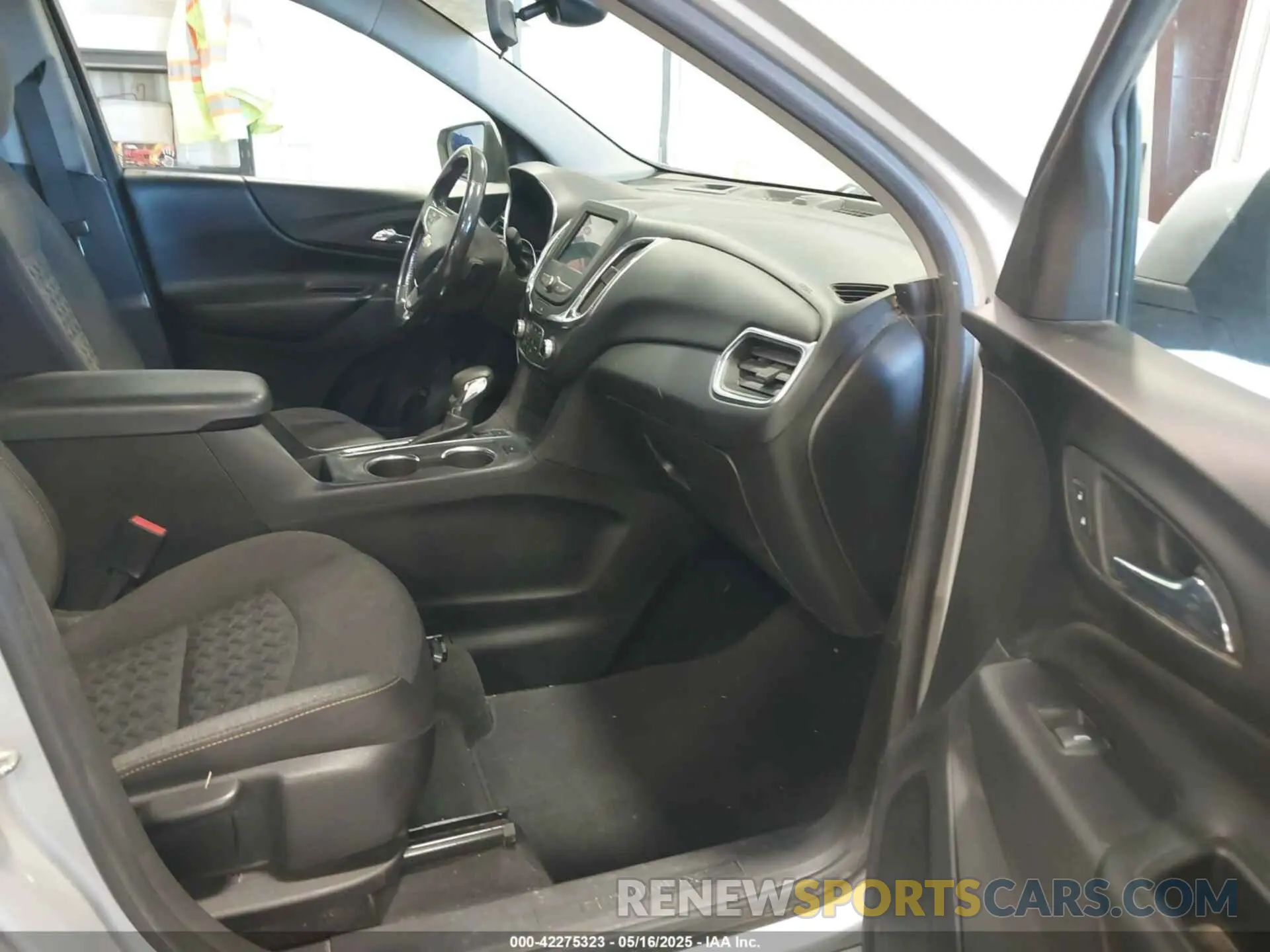 5 fotografías del automóvil dañado 2GNAXTEV2N6138764 CHEVROLET EQUINOX 2022