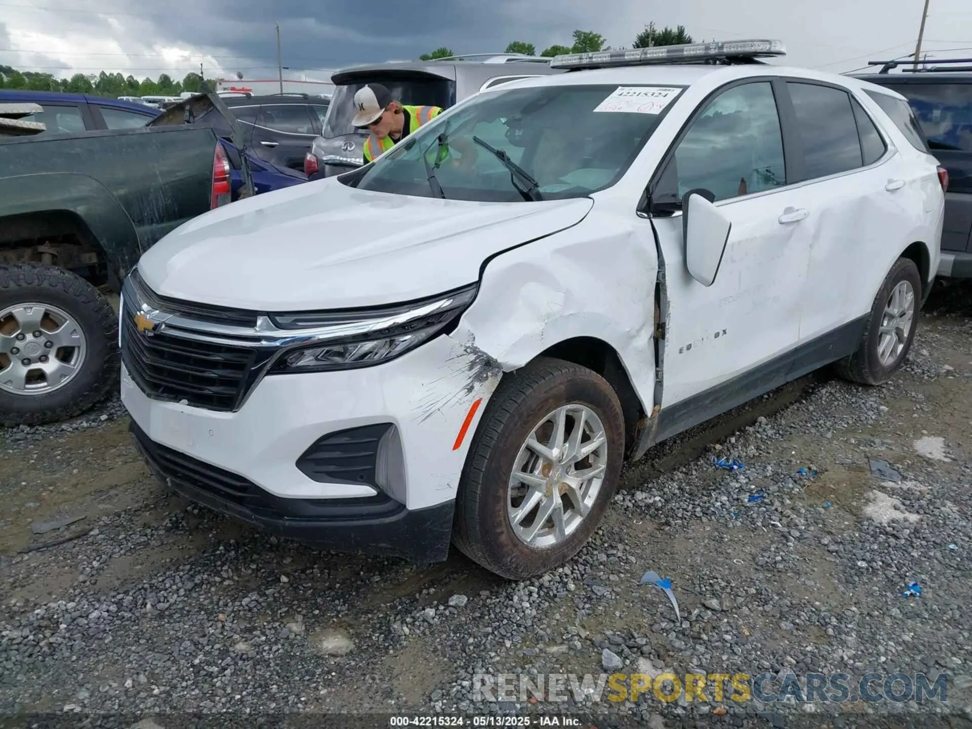 2 fotografías del automóvil dañado 2GNAXTEV7N6141417 CHEVROLET EQUINOX 2022