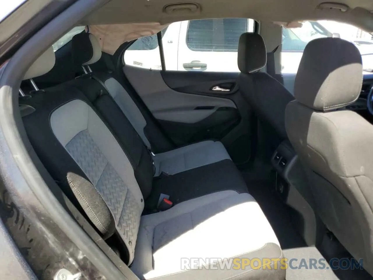 10 fotografías del automóvil dañado 2GNAXUEV1N6138261 CHEVROLET EQUINOX 2022