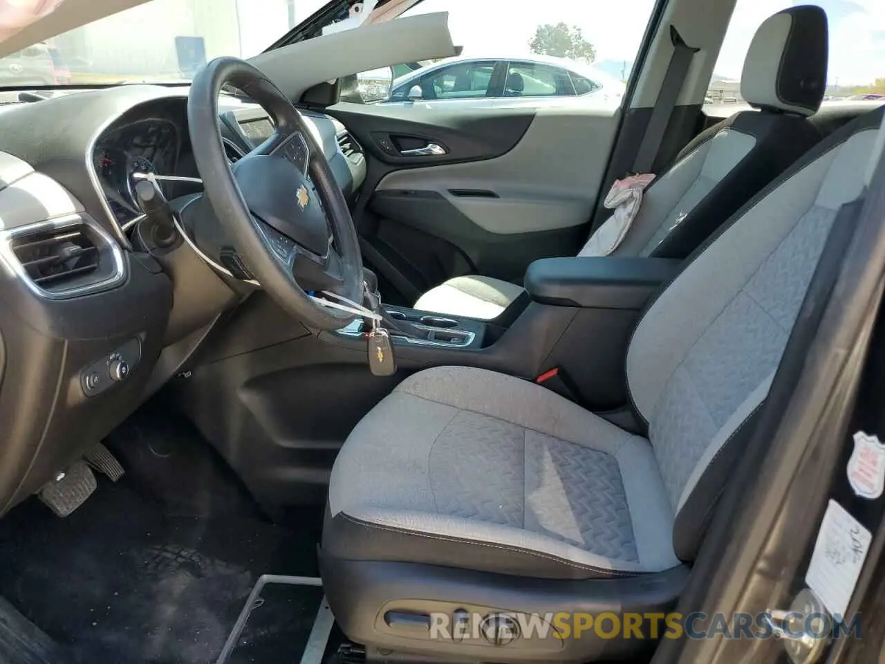 7 fotografías del automóvil dañado 2GNAXUEV1N6138261 CHEVROLET EQUINOX 2022