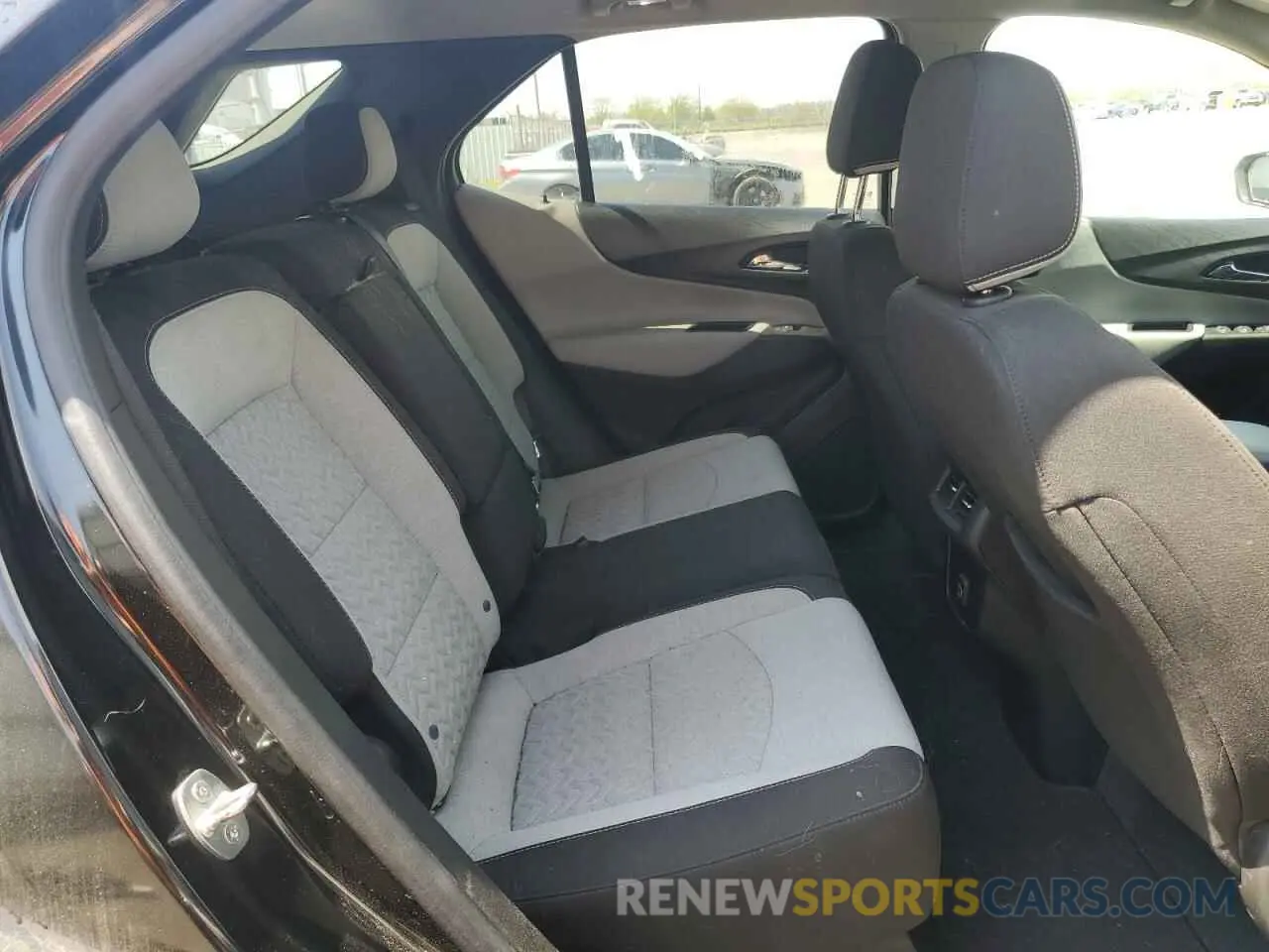 11 fotografías del automóvil dañado 2GNAXUEV3N6130274 CHEVROLET EQUINOX 2022