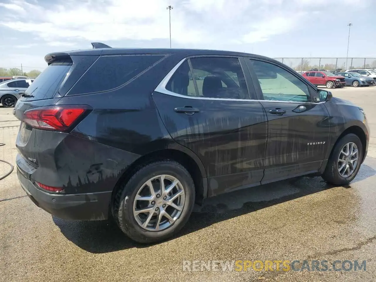 3 fotografías del automóvil dañado 2GNAXUEV3N6130274 CHEVROLET EQUINOX 2022