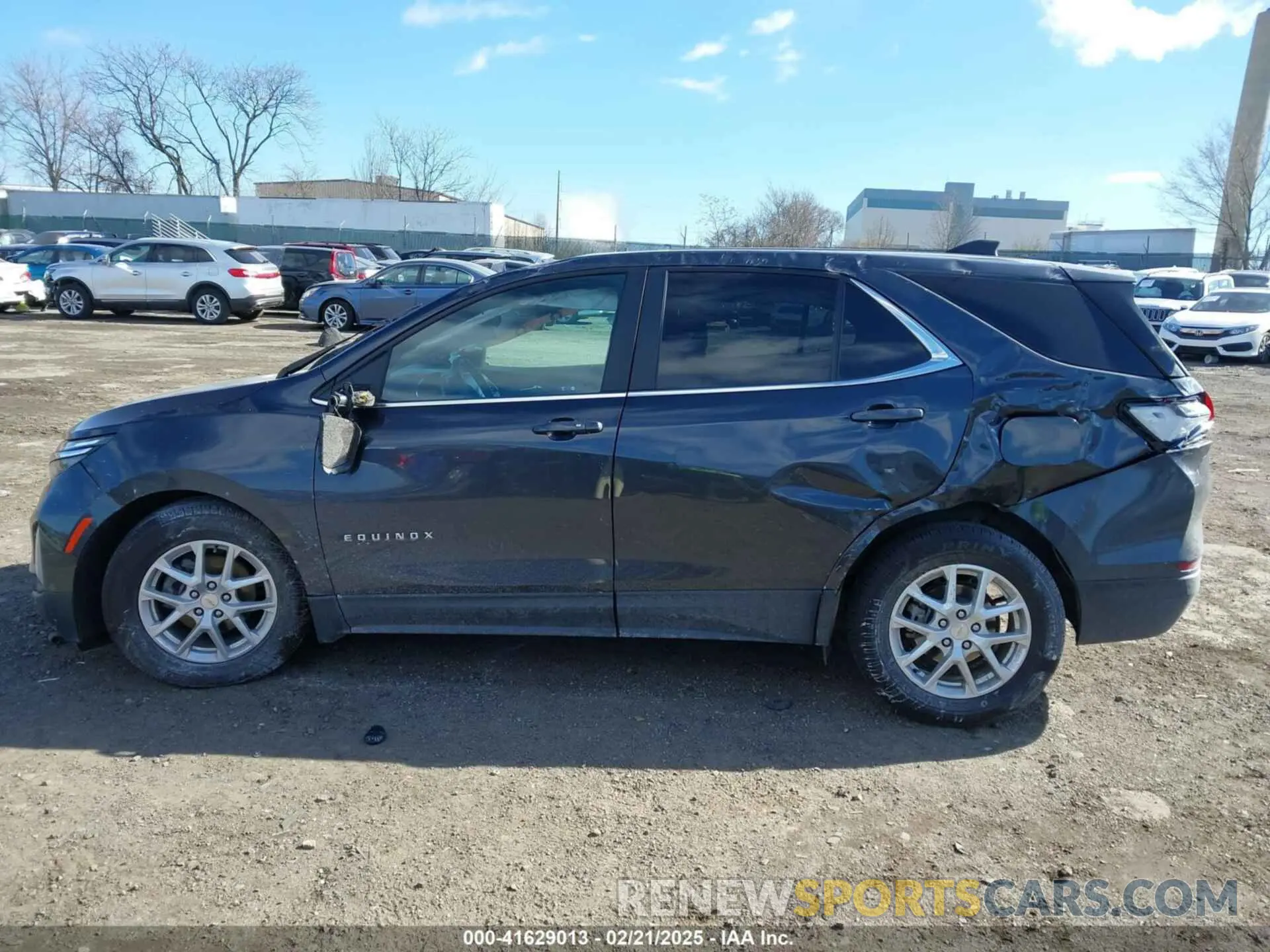 14 fotografías del automóvil dañado 2GNAXUEV5N6140000 CHEVROLET EQUINOX 2022