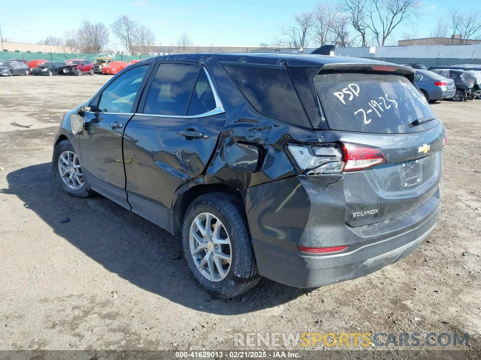 3 fotografías del automóvil dañado 2GNAXUEV5N6140000 CHEVROLET EQUINOX 2022