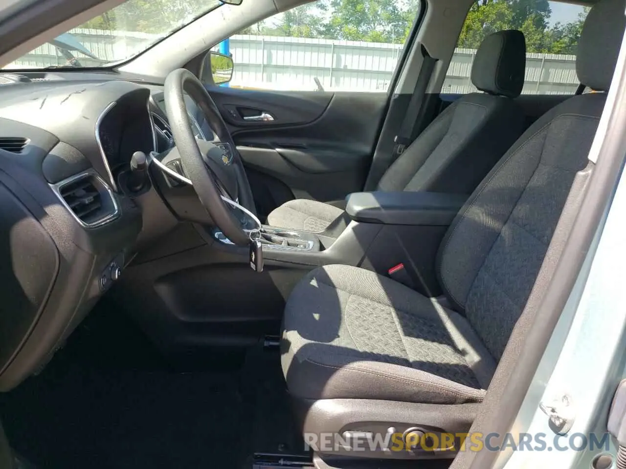 7 fotografías del automóvil dañado 2GNAXUEV6N6140541 CHEVROLET EQUINOX 2022