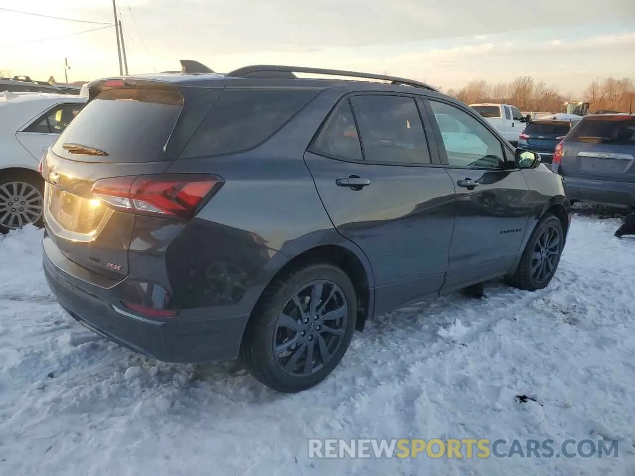 3 fotografías del automóvil dañado 2GNAXWEV3N6125006 CHEVROLET EQUINOX 2022