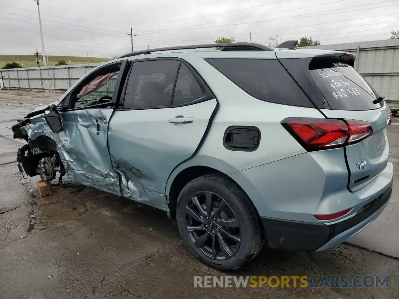 2 fotografías del automóvil dañado 2GNAXWEV5N6140462 CHEVROLET EQUINOX 2022