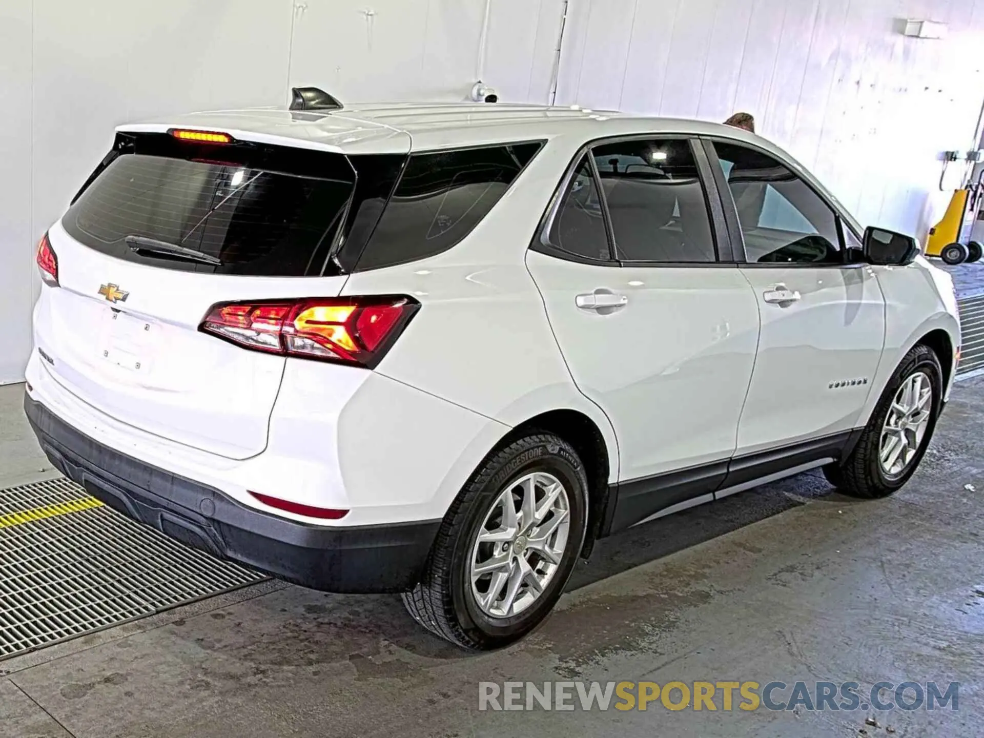 3 fotografías del automóvil dañado 3GNAXHEV0NS245150 CHEVROLET EQUINOX 2022