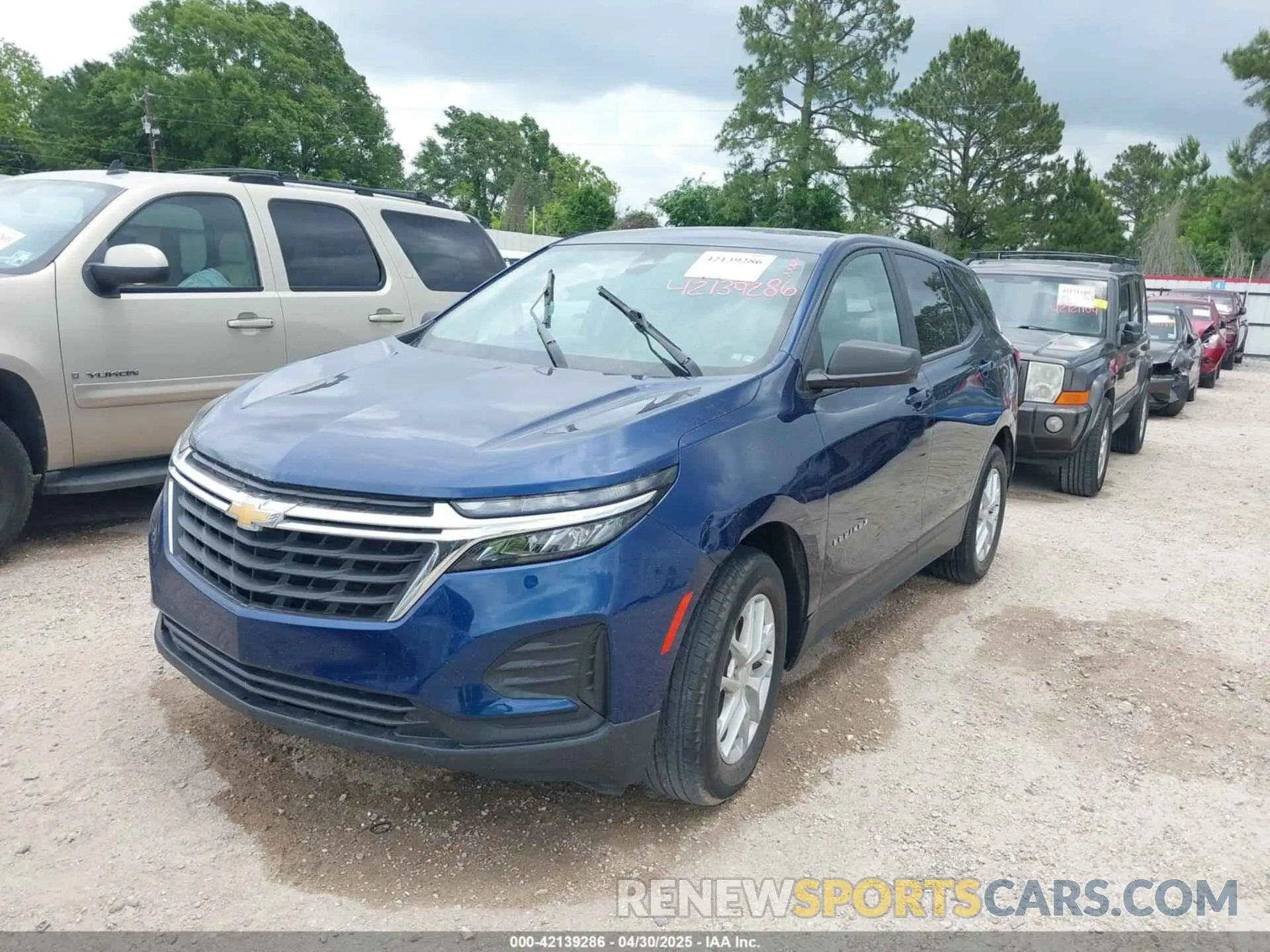 2 fotografías del automóvil dañado 3GNAXHEV1NS160222 CHEVROLET EQUINOX 2022