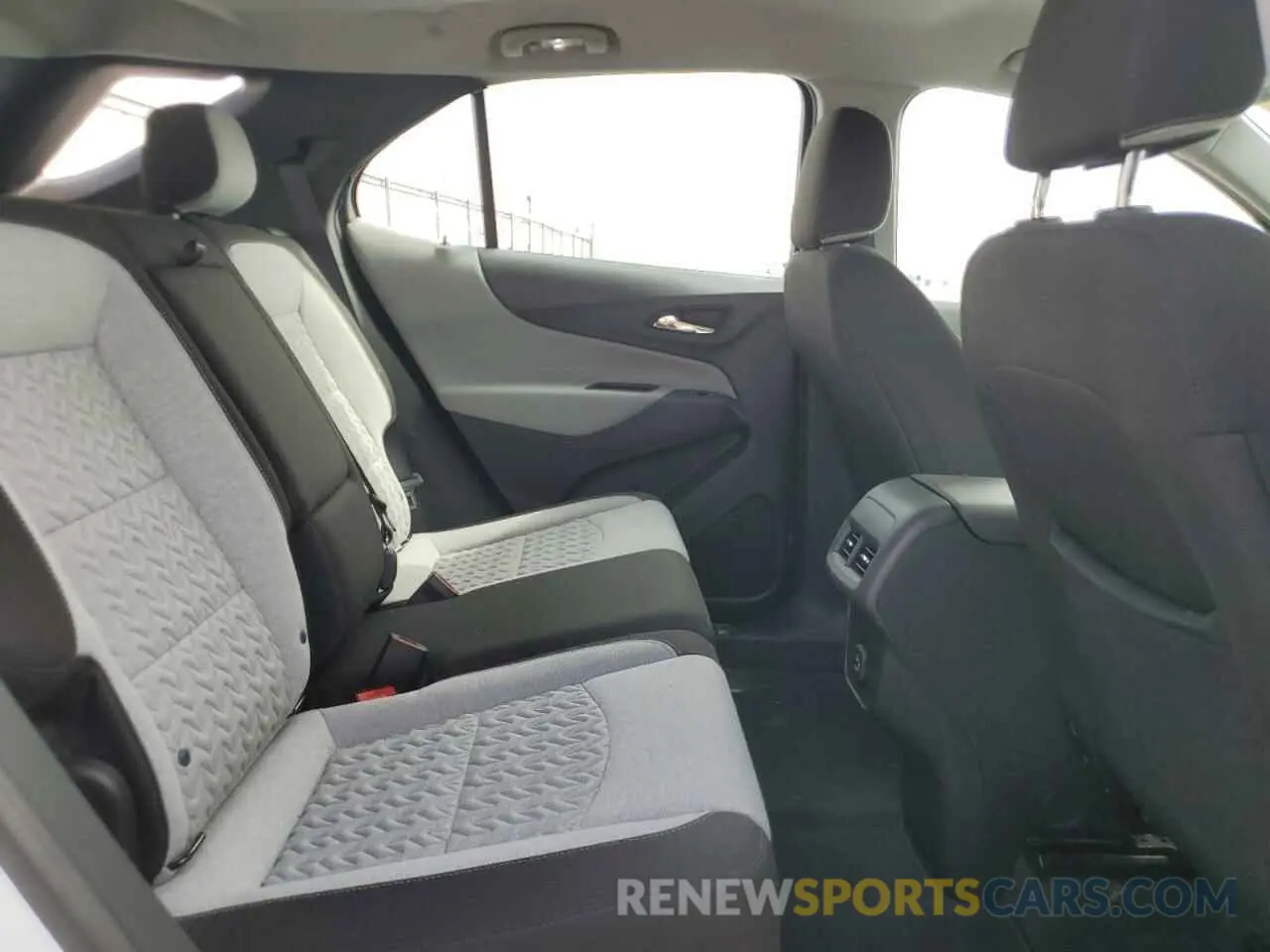 11 fotografías del automóvil dañado 3GNAXHEV1NS225702 CHEVROLET EQUINOX 2022