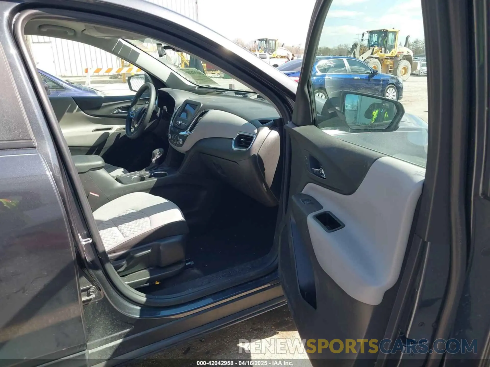 5 fotografías del automóvil dañado 3GNAXHEV2NS164604 CHEVROLET EQUINOX 2022