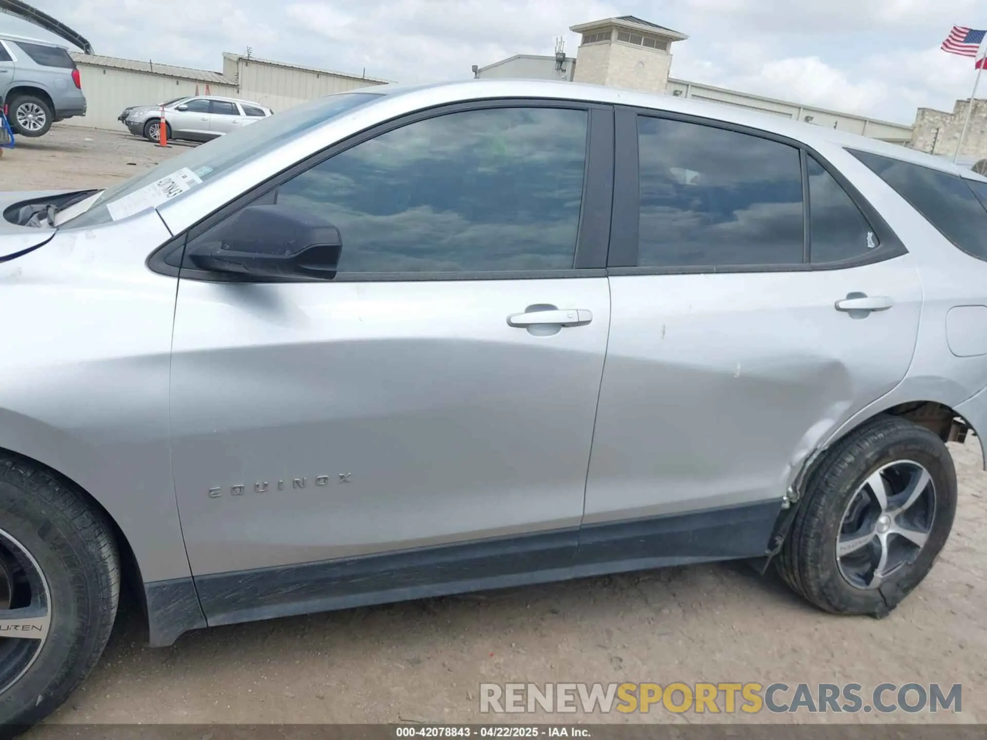 13 fotografías del automóvil dañado 3GNAXHEV2NS192791 CHEVROLET EQUINOX 2022
