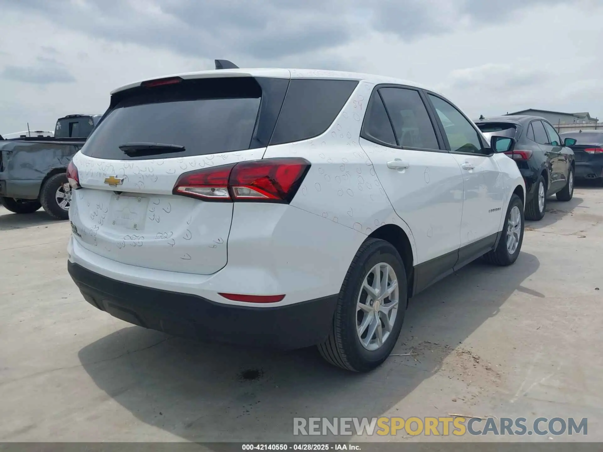 4 fotografías del automóvil dañado 3GNAXHEV3NS222736 CHEVROLET EQUINOX 2022