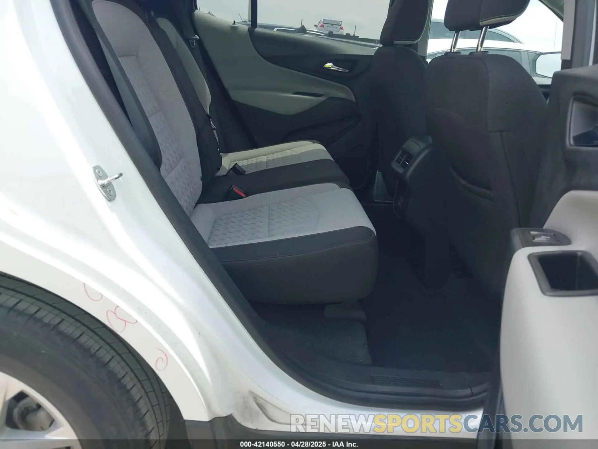 8 fotografías del automóvil dañado 3GNAXHEV3NS222736 CHEVROLET EQUINOX 2022