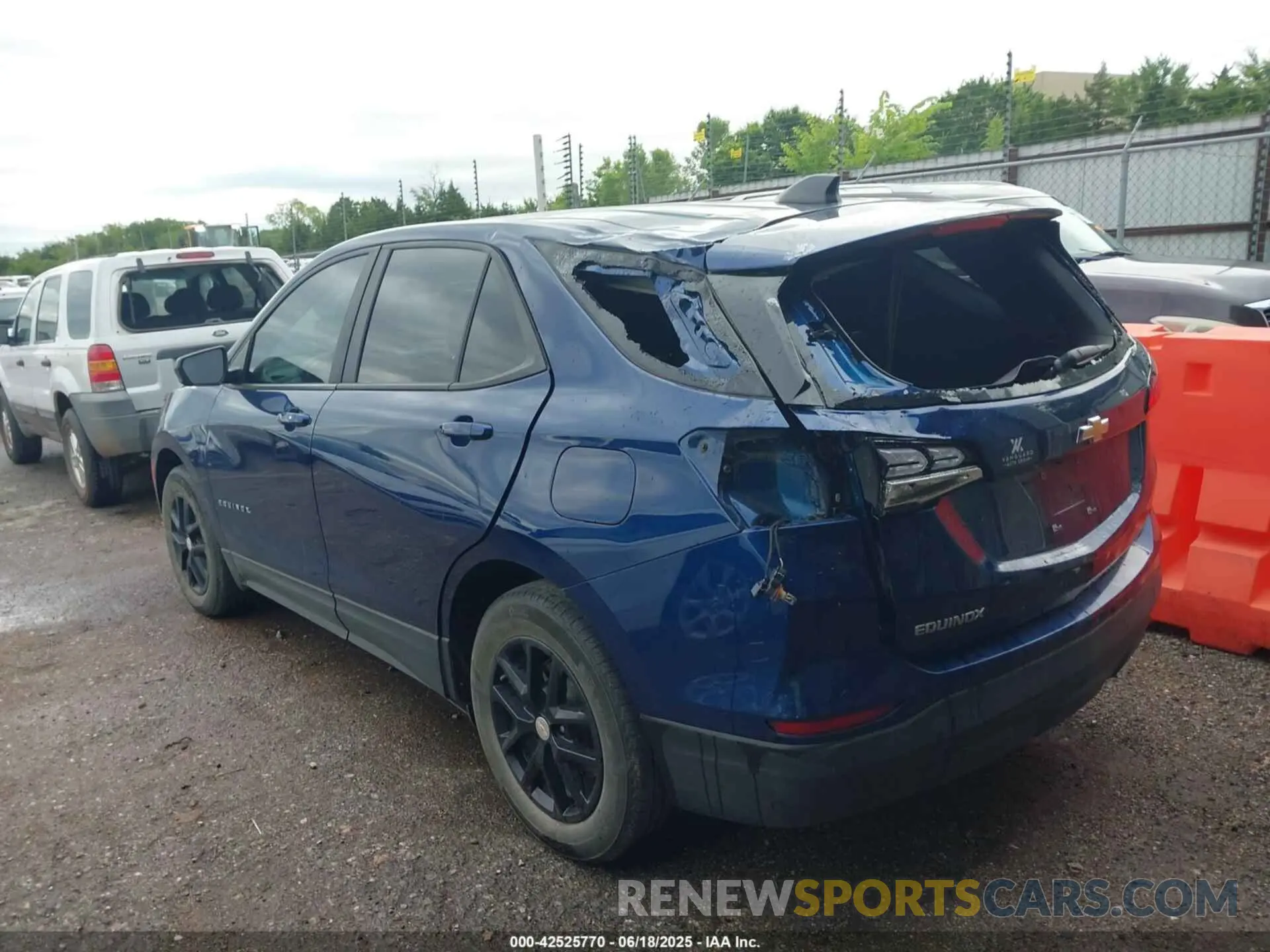 3 fotografías del automóvil dañado 3GNAXHEV4NS207341 CHEVROLET EQUINOX 2022