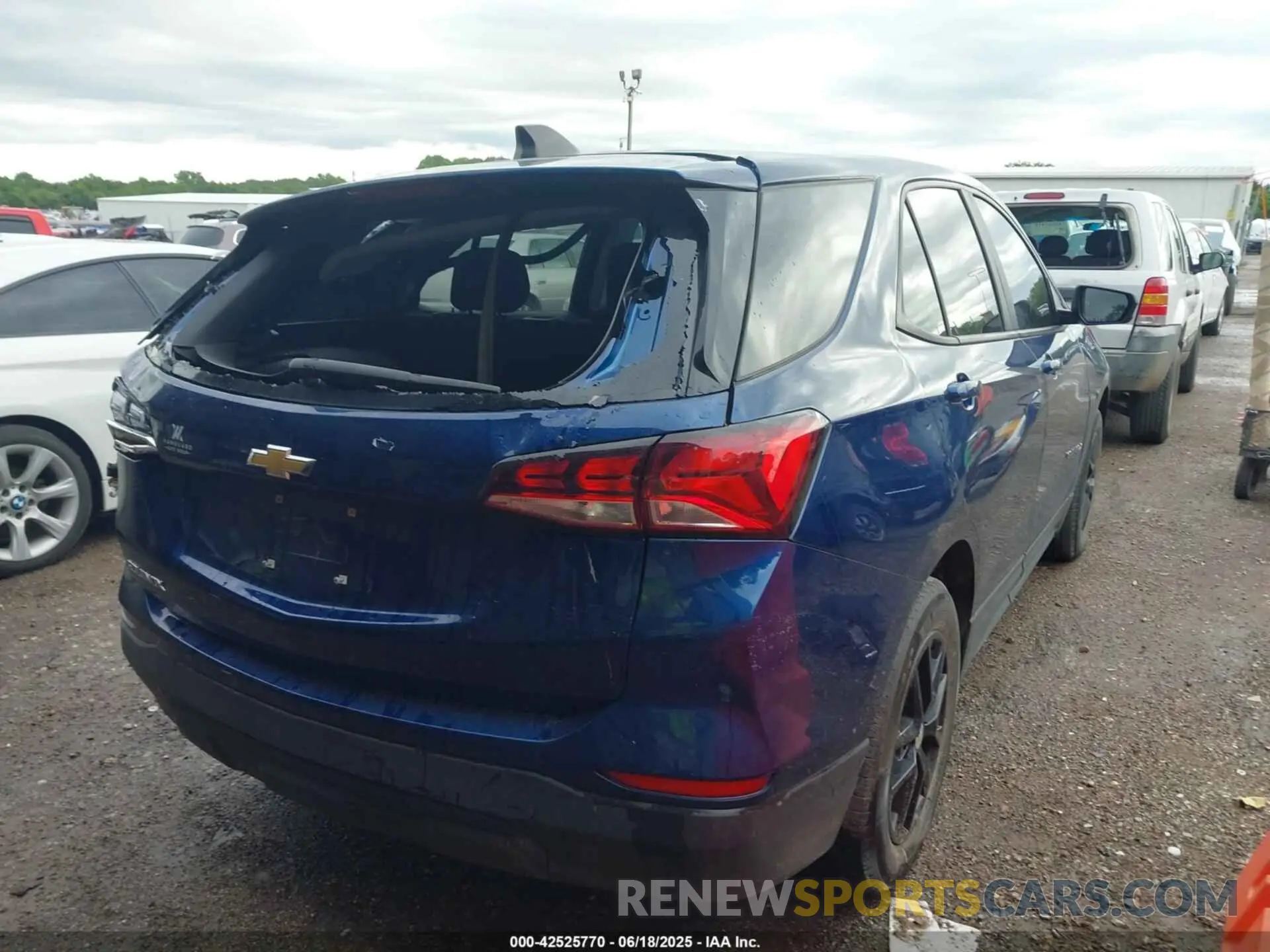4 fotografías del automóvil dañado 3GNAXHEV4NS207341 CHEVROLET EQUINOX 2022
