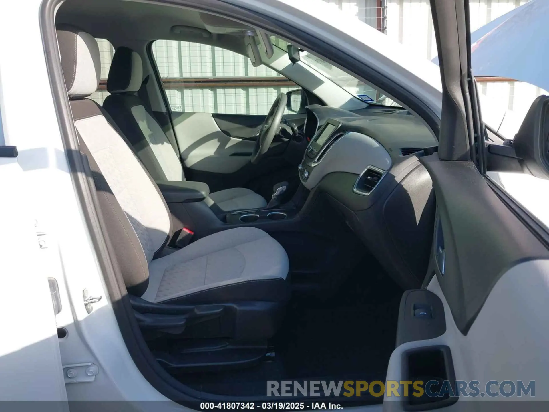 5 fotografías del automóvil dañado 3GNAXHEV7NS107864 CHEVROLET EQUINOX 2022