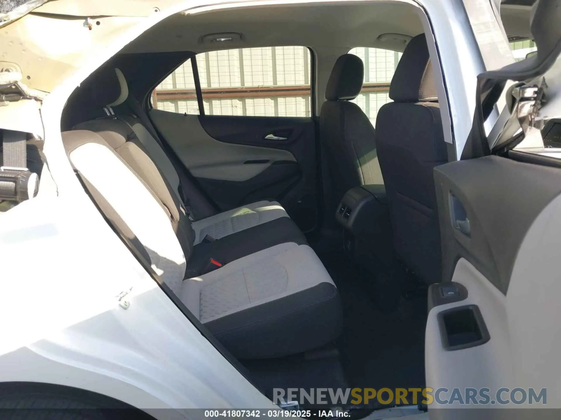 8 fotografías del automóvil dañado 3GNAXHEV7NS107864 CHEVROLET EQUINOX 2022