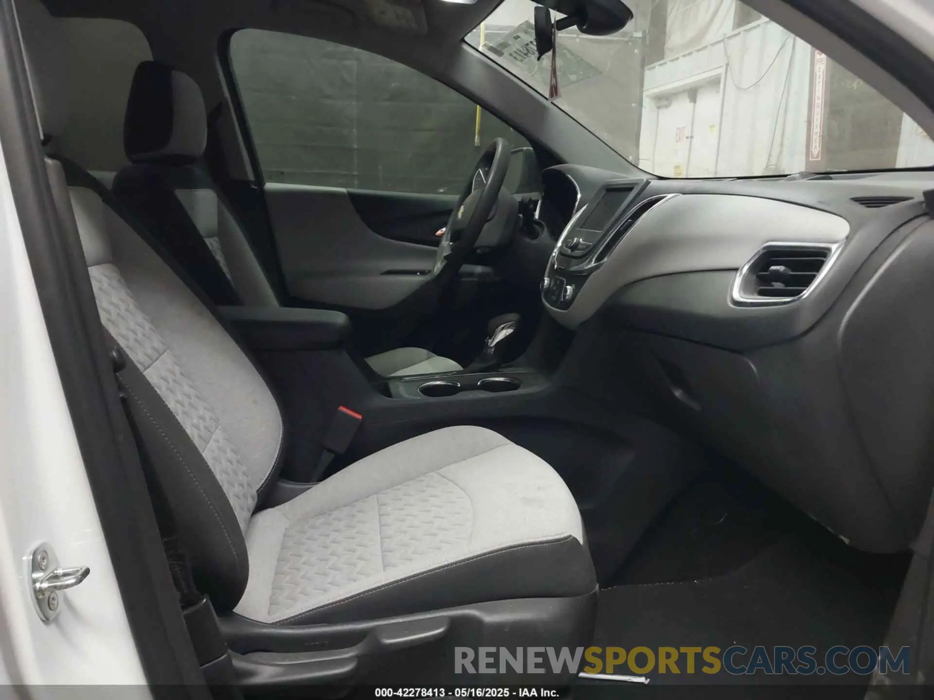 5 fotografías del automóvil dañado 3GNAXHEV7NS157437 CHEVROLET EQUINOX 2022