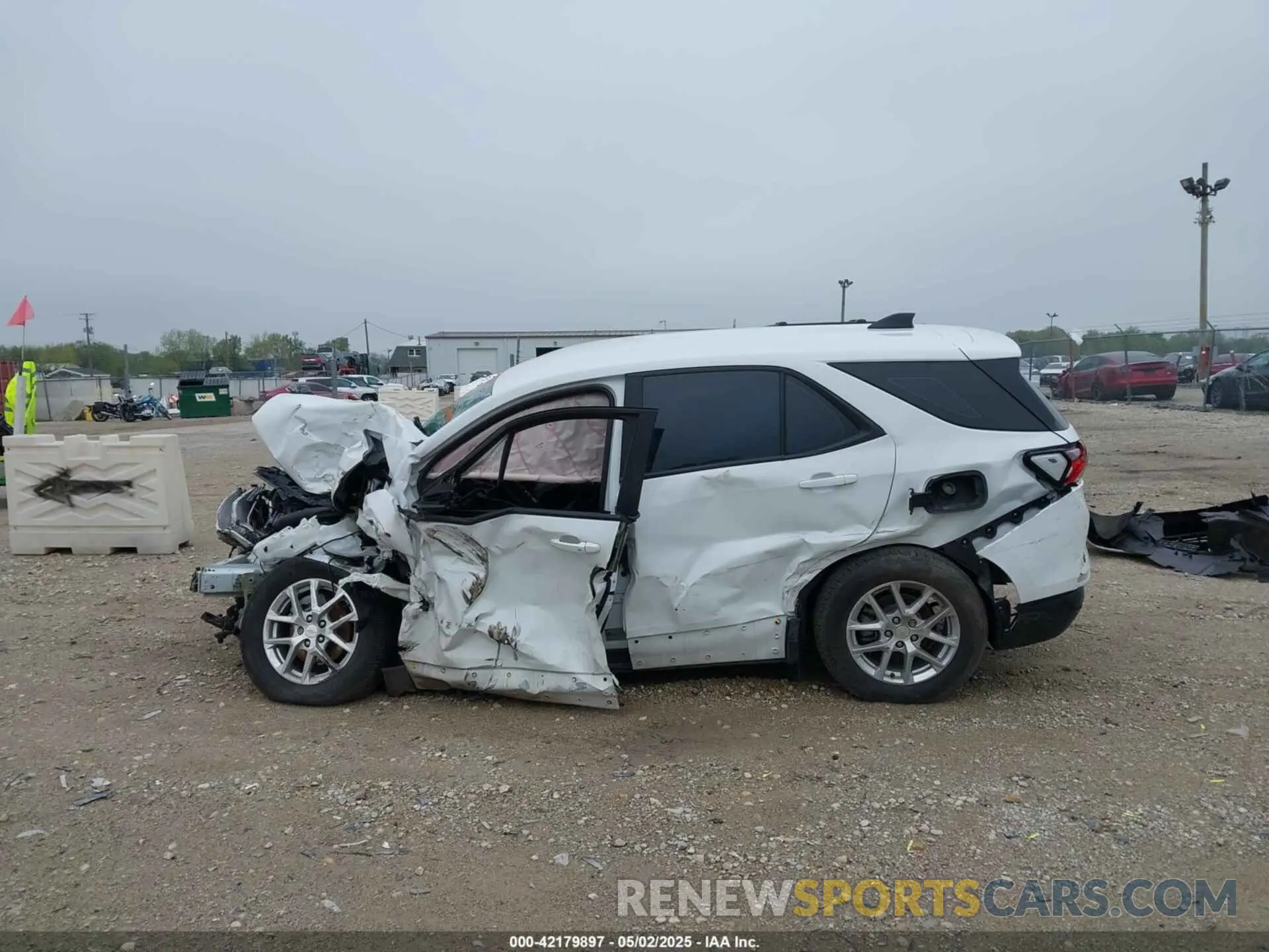 13 fotografías del automóvil dañado 3GNAXHEV9NS213412 CHEVROLET EQUINOX 2022