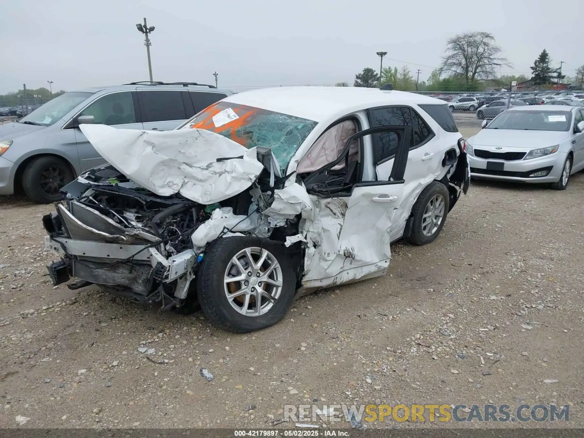 2 fotografías del automóvil dañado 3GNAXHEV9NS213412 CHEVROLET EQUINOX 2022