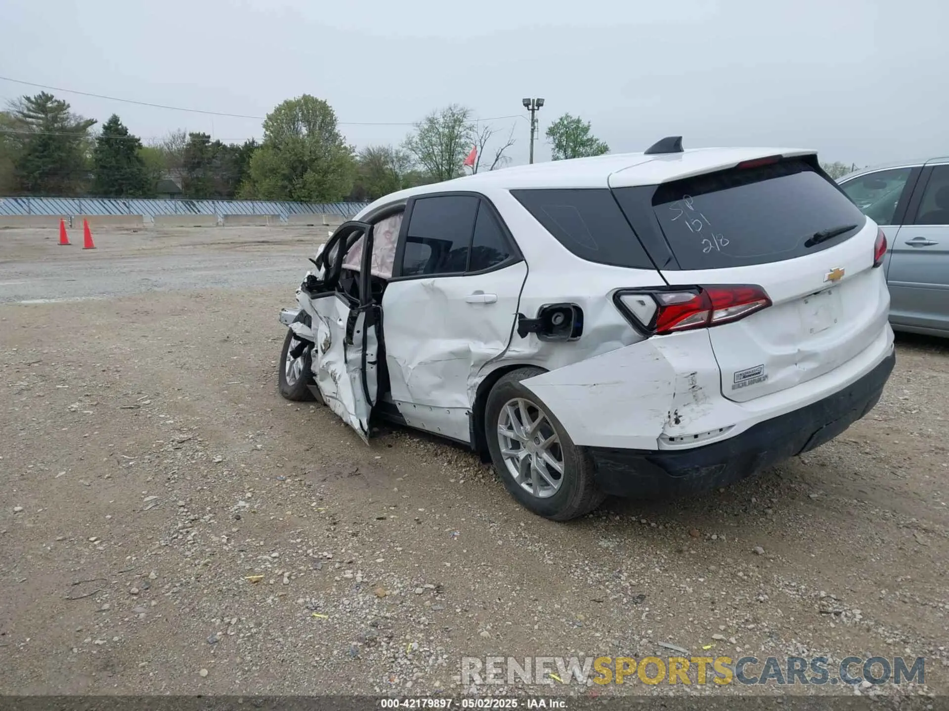 3 fotografías del automóvil dañado 3GNAXHEV9NS213412 CHEVROLET EQUINOX 2022