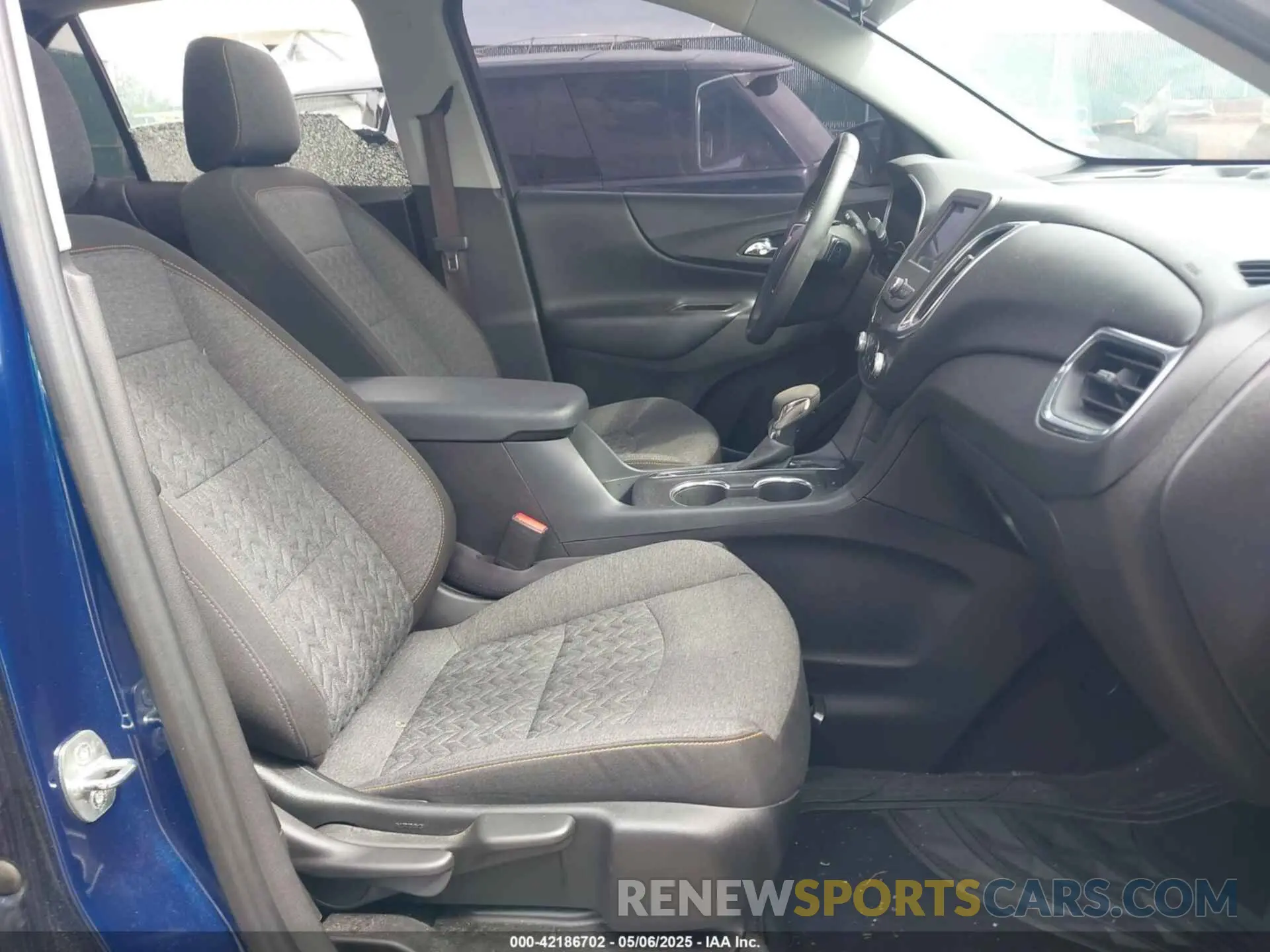 5 fotografías del automóvil dañado 3GNAXKEV0NL272405 CHEVROLET EQUINOX 2022