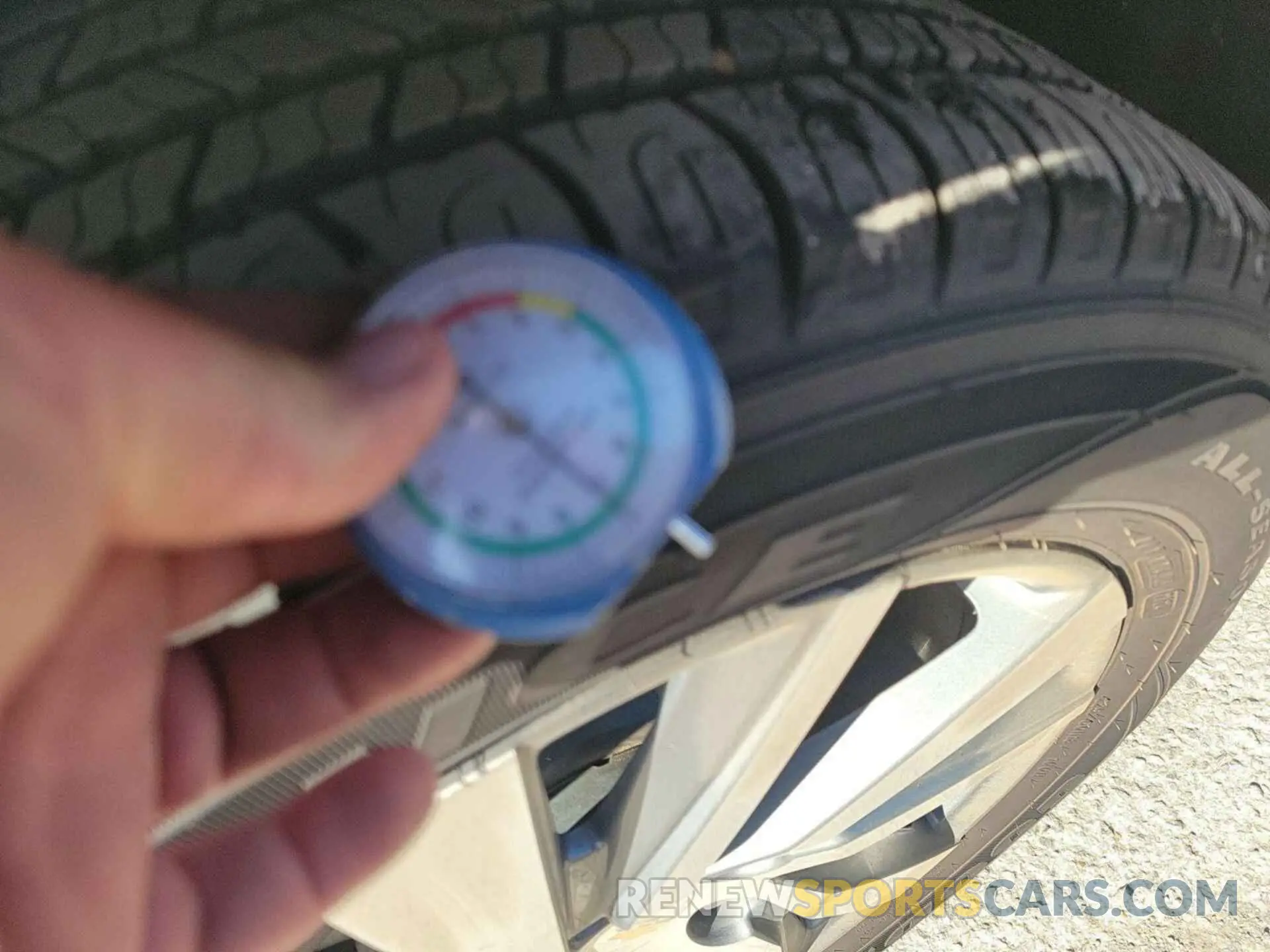 9 fotografías del automóvil dañado 3GNAXKEV1NL229773 CHEVROLET EQUINOX 2022