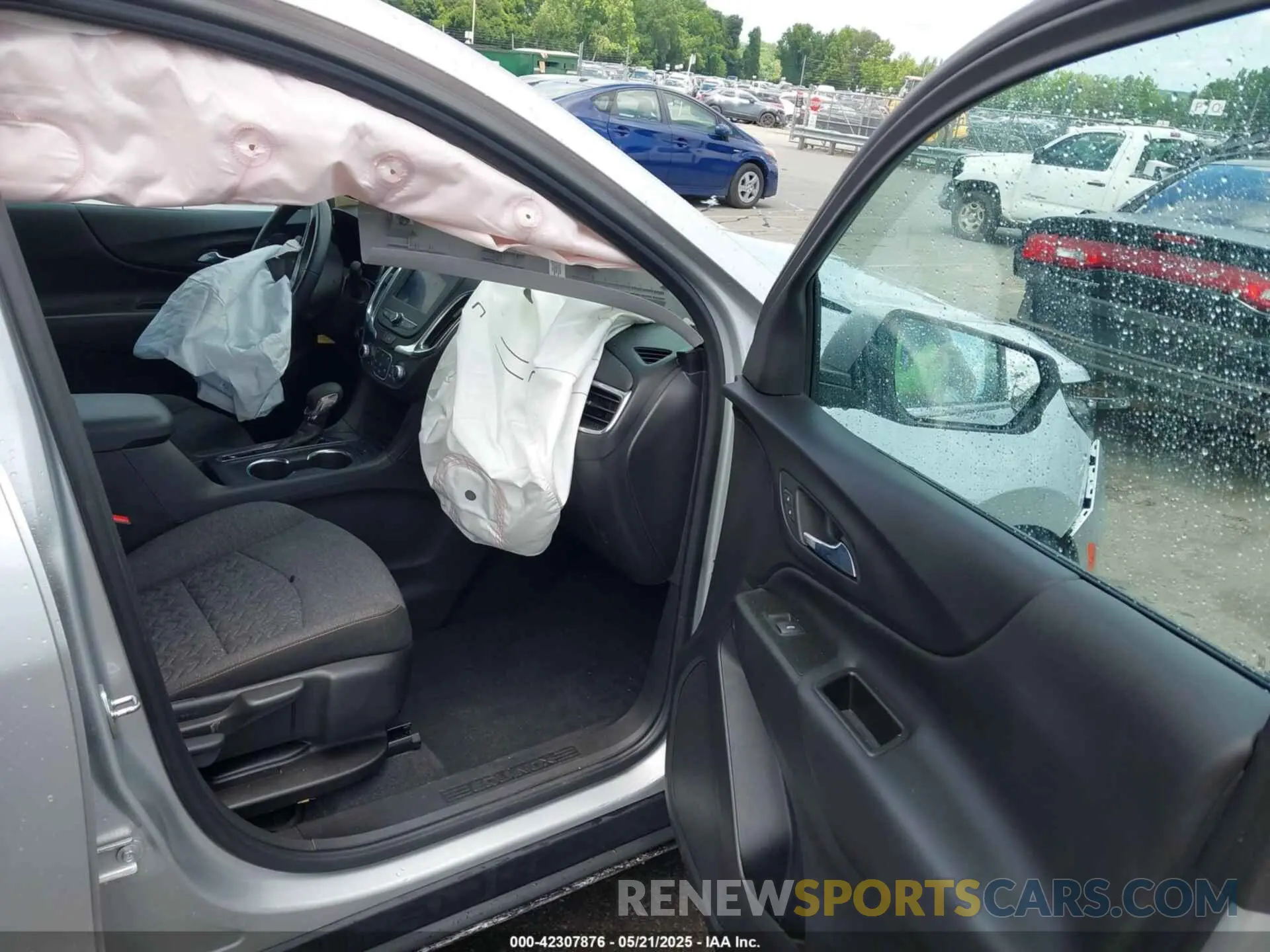 5 fotografías del automóvil dañado 3GNAXKEV1NS189037 CHEVROLET EQUINOX 2022