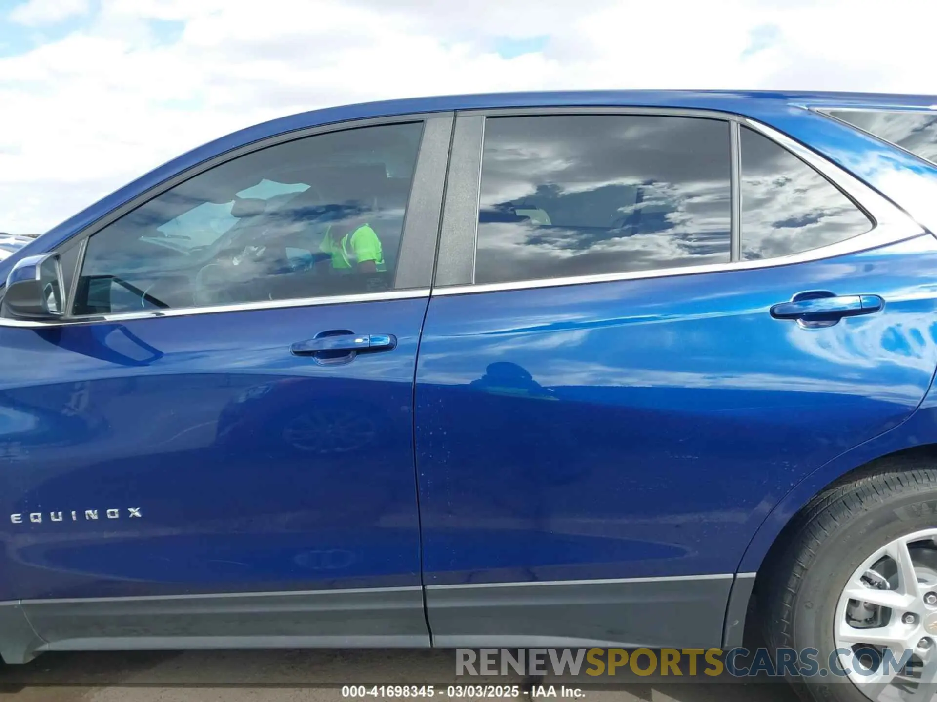 14 fotografías del automóvil dañado 3GNAXKEV3NL117010 CHEVROLET EQUINOX 2022