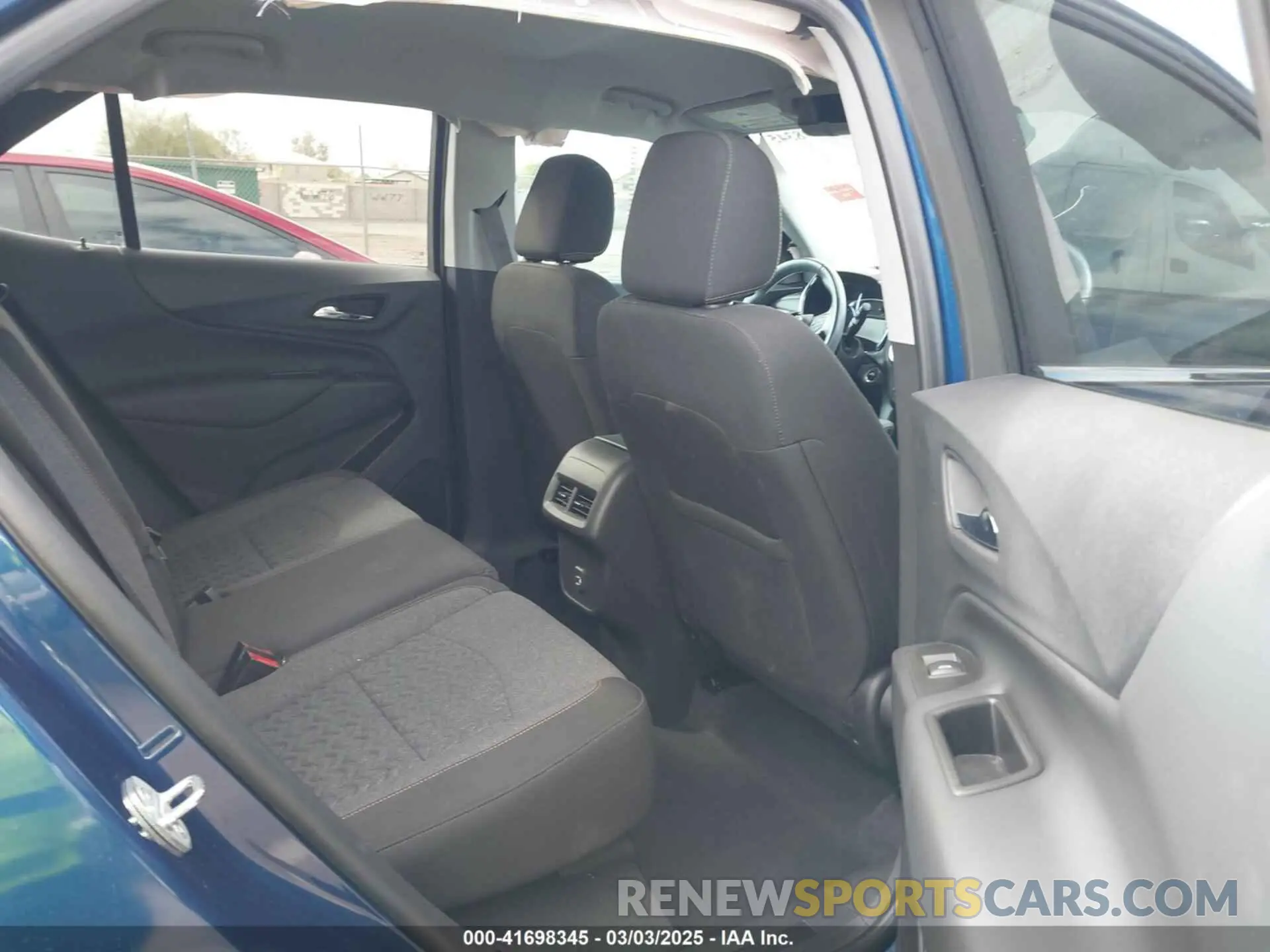 8 fotografías del automóvil dañado 3GNAXKEV3NL117010 CHEVROLET EQUINOX 2022