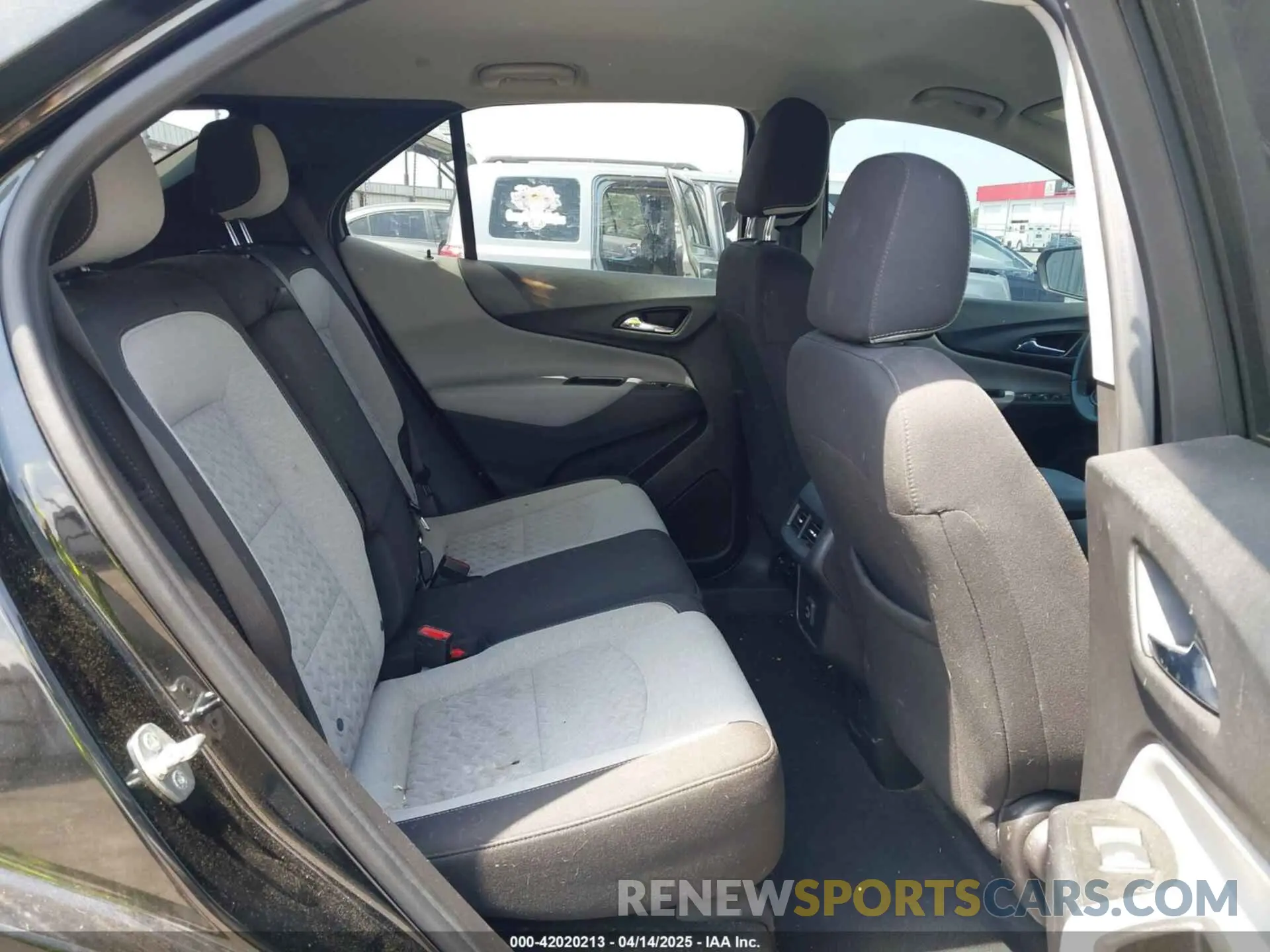 8 fotografías del automóvil dañado 3GNAXKEV3NL281177 CHEVROLET EQUINOX 2022