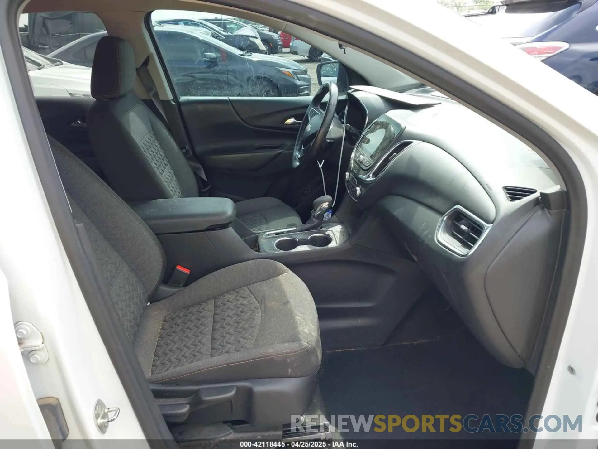 5 fotografías del automóvil dañado 3GNAXKEV3NL298187 CHEVROLET EQUINOX 2022