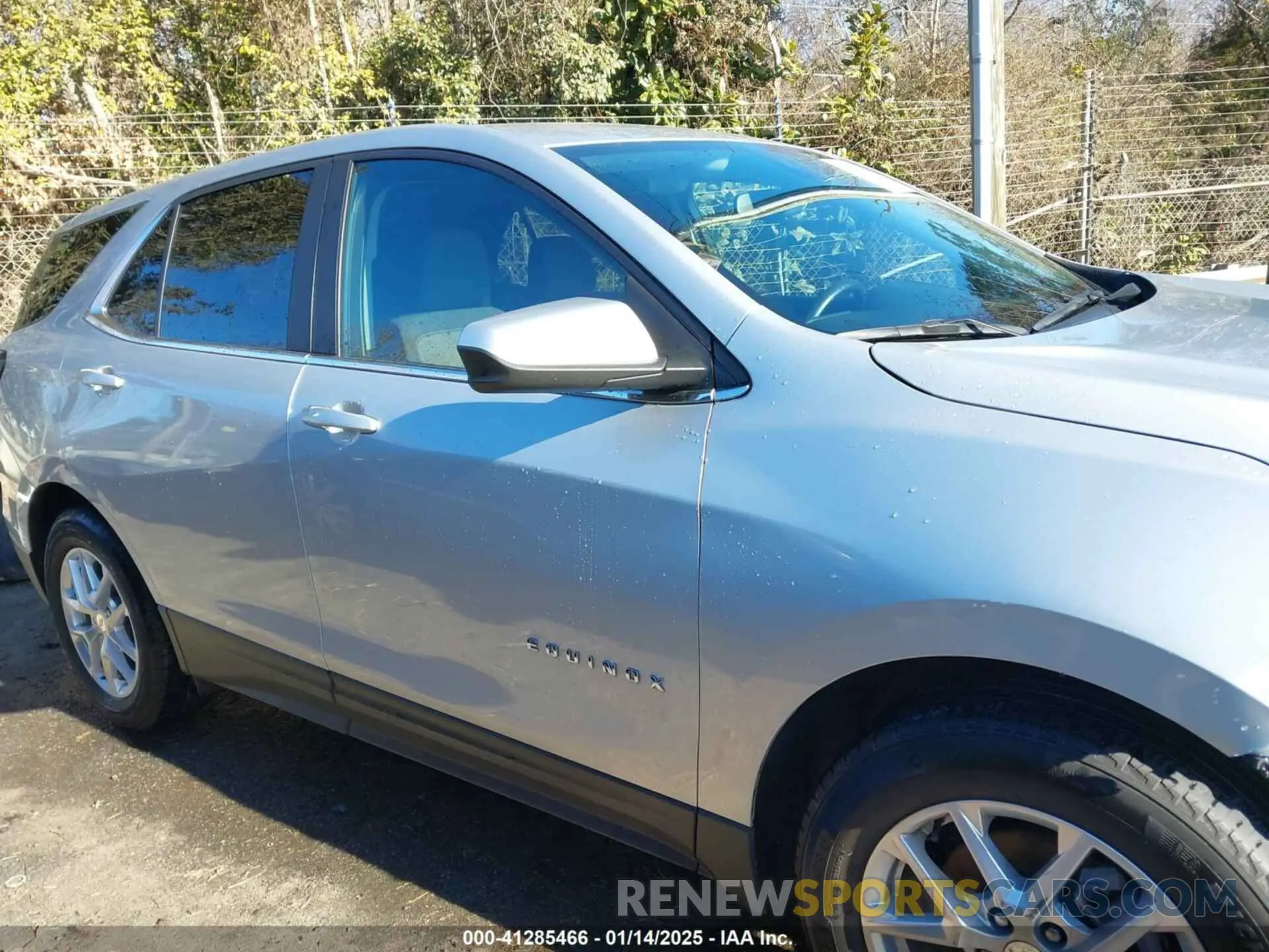 13 fotografías del automóvil dañado 3GNAXKEV4NL234627 CHEVROLET EQUINOX 2022