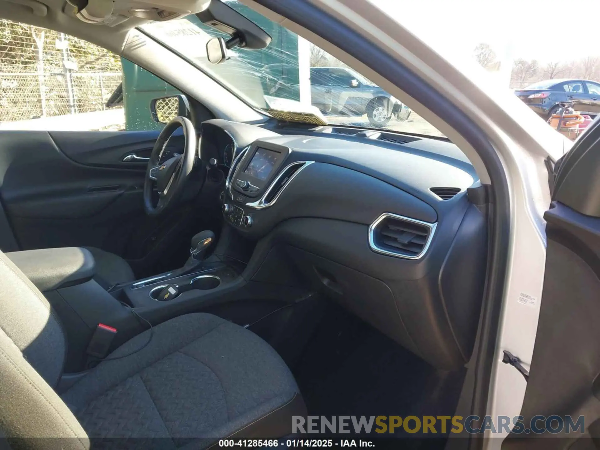 5 fotografías del automóvil dañado 3GNAXKEV4NL234627 CHEVROLET EQUINOX 2022