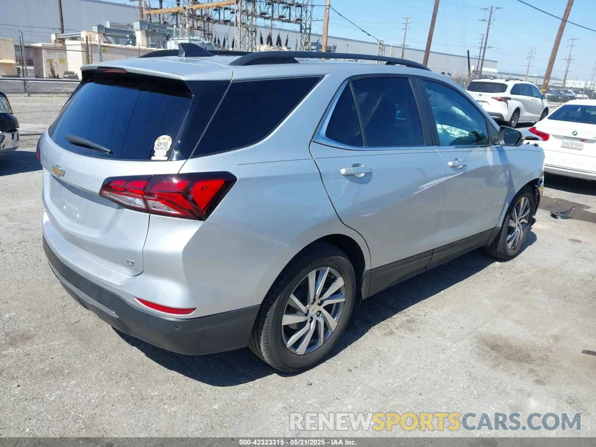 4 fotografías del automóvil dañado 3GNAXKEV4NL262654 CHEVROLET EQUINOX 2022